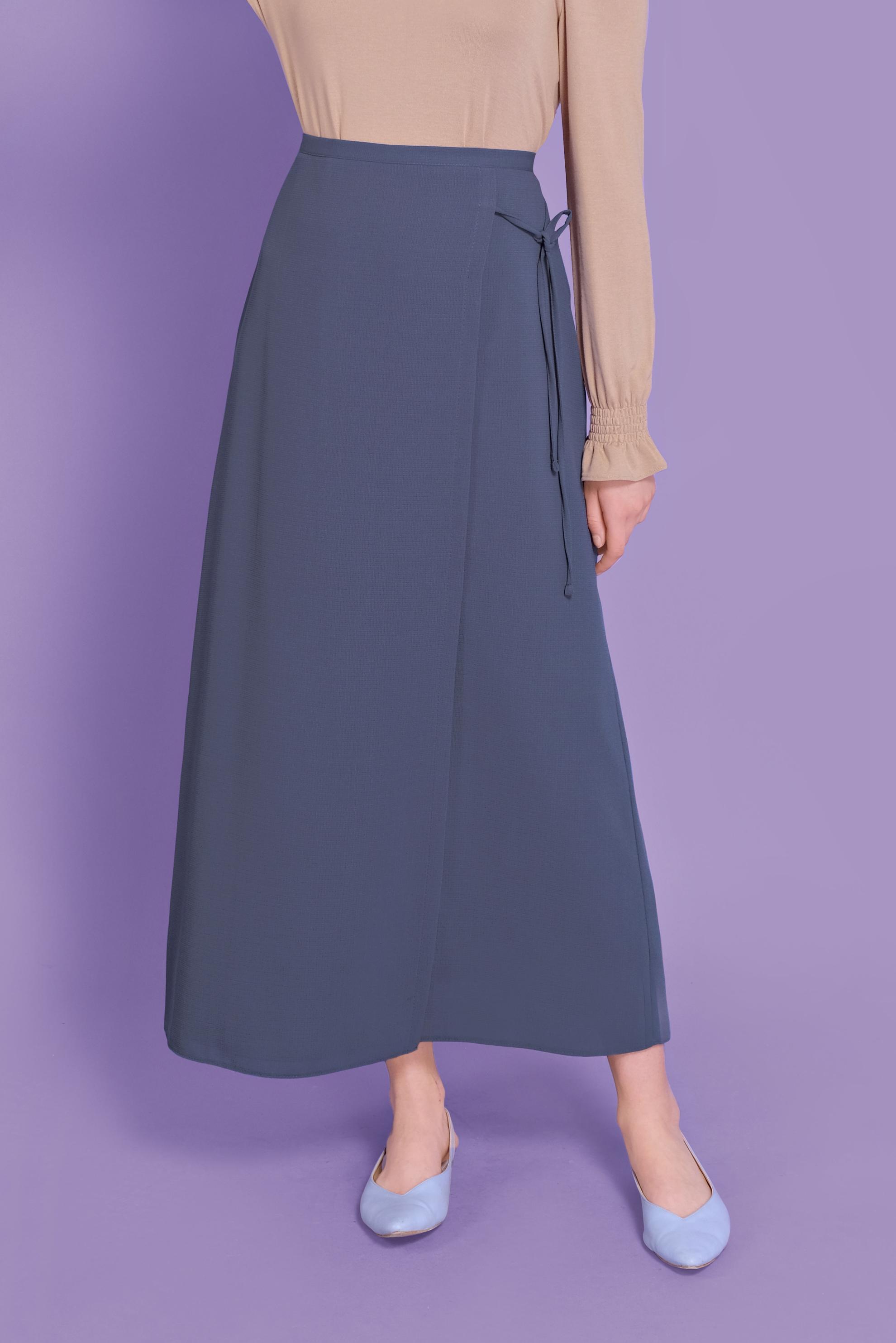 Tesettür giyim GRİ YANDAN BAĞLAMA DETAYLI ETEK 60141 