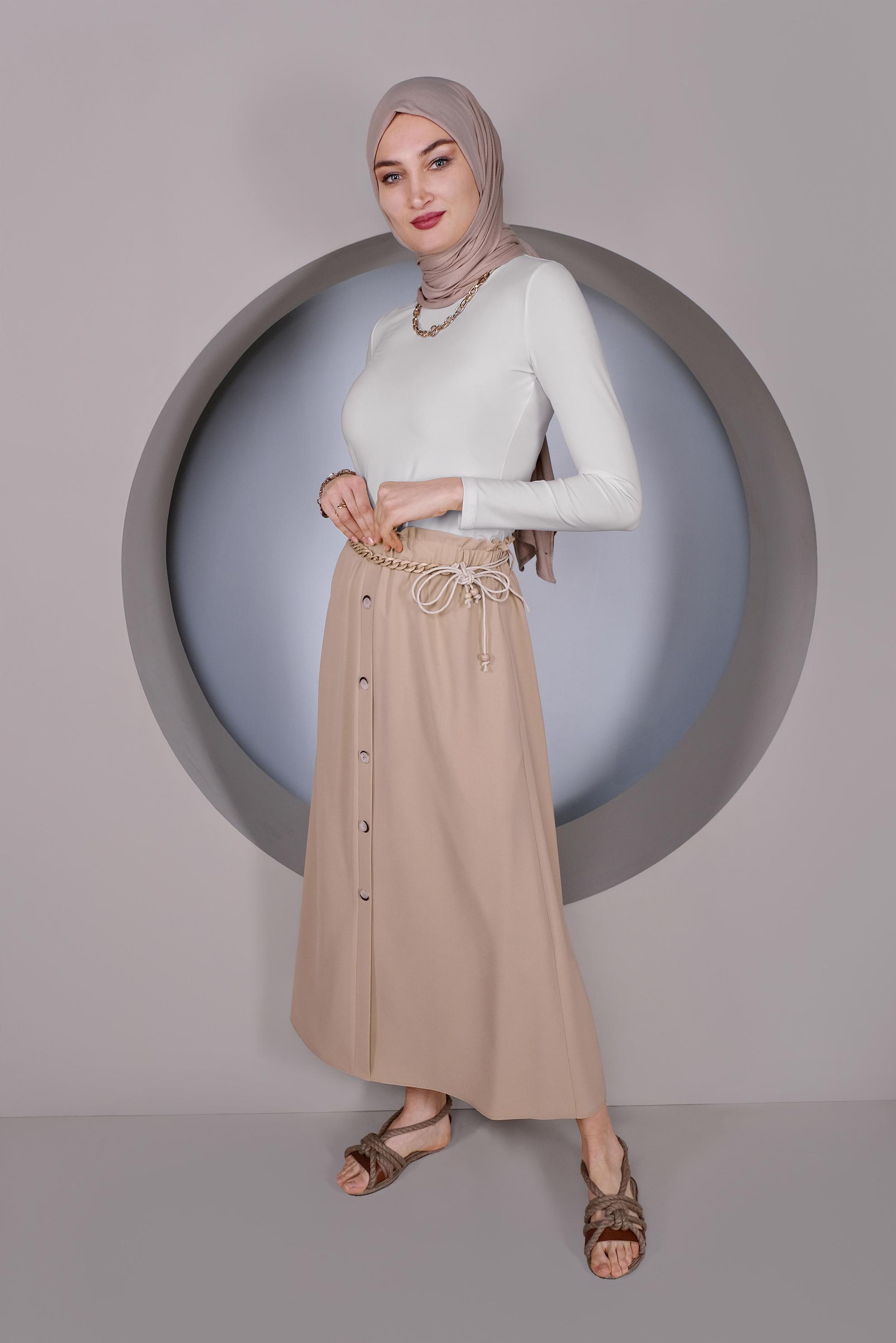 Tesettür giyim BEJ DÜĞME DETAYLI BELDEN BÜZGÜLÜ ETEK 60142