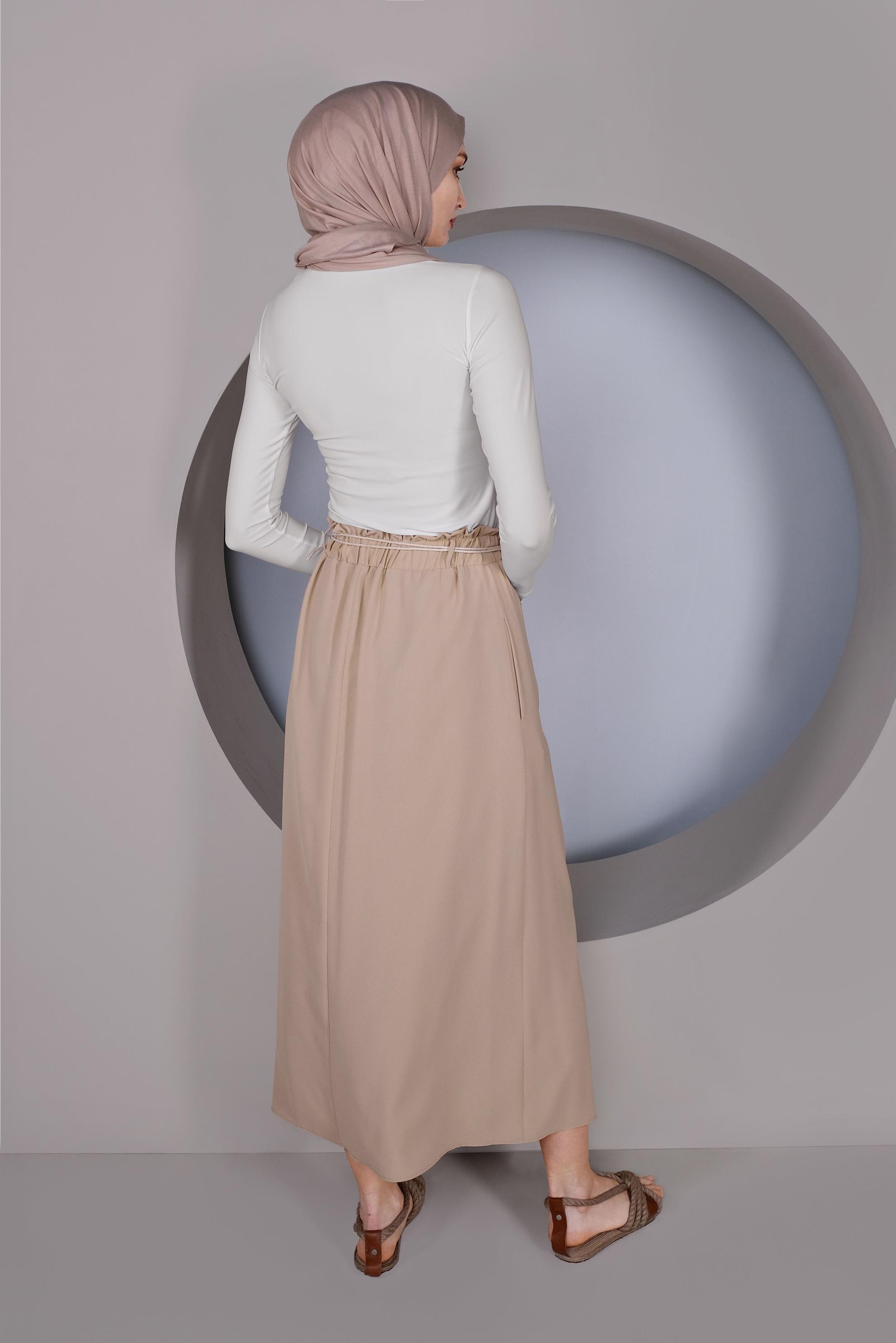 Tesettür giyim BEJ DÜĞME DETAYLI BELDEN BÜZGÜLÜ ETEK 60142