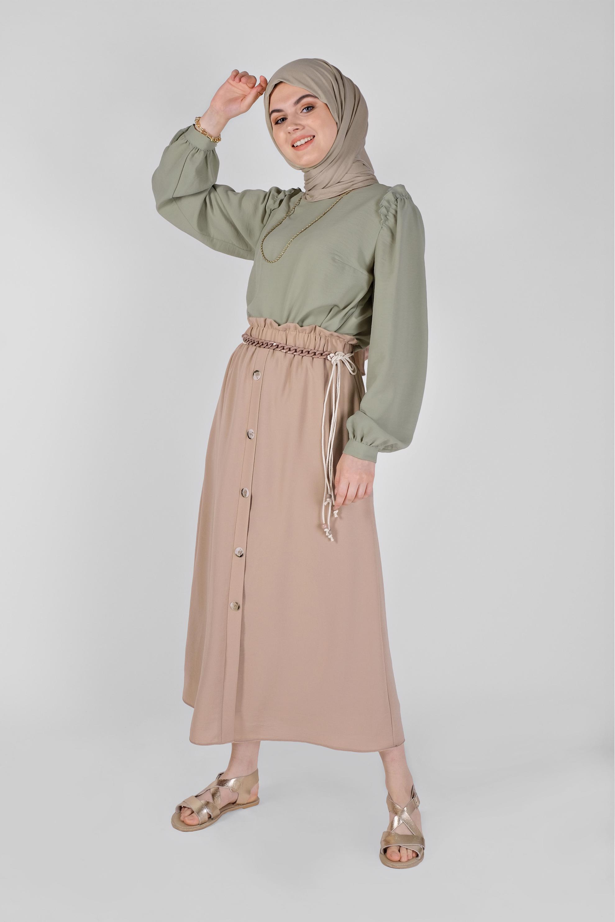 Tesettür giyim VİZON DÜĞME DETAYLI BELDEN BÜZGÜLÜ ETEK 60142