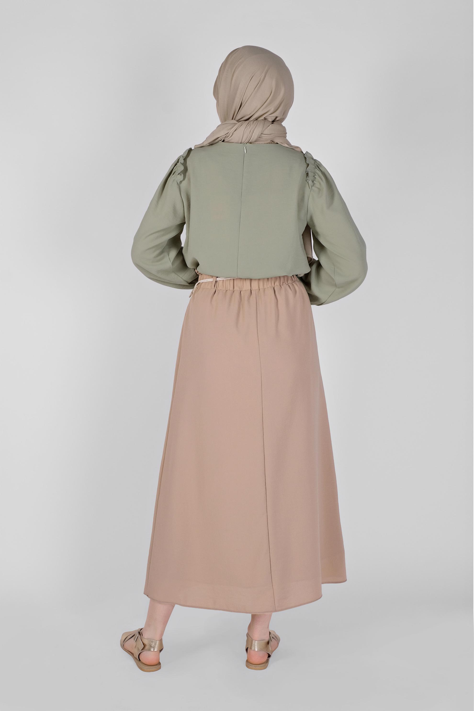 Tesettür giyim VİZON DÜĞME DETAYLI BELDEN BÜZGÜLÜ ETEK 60142