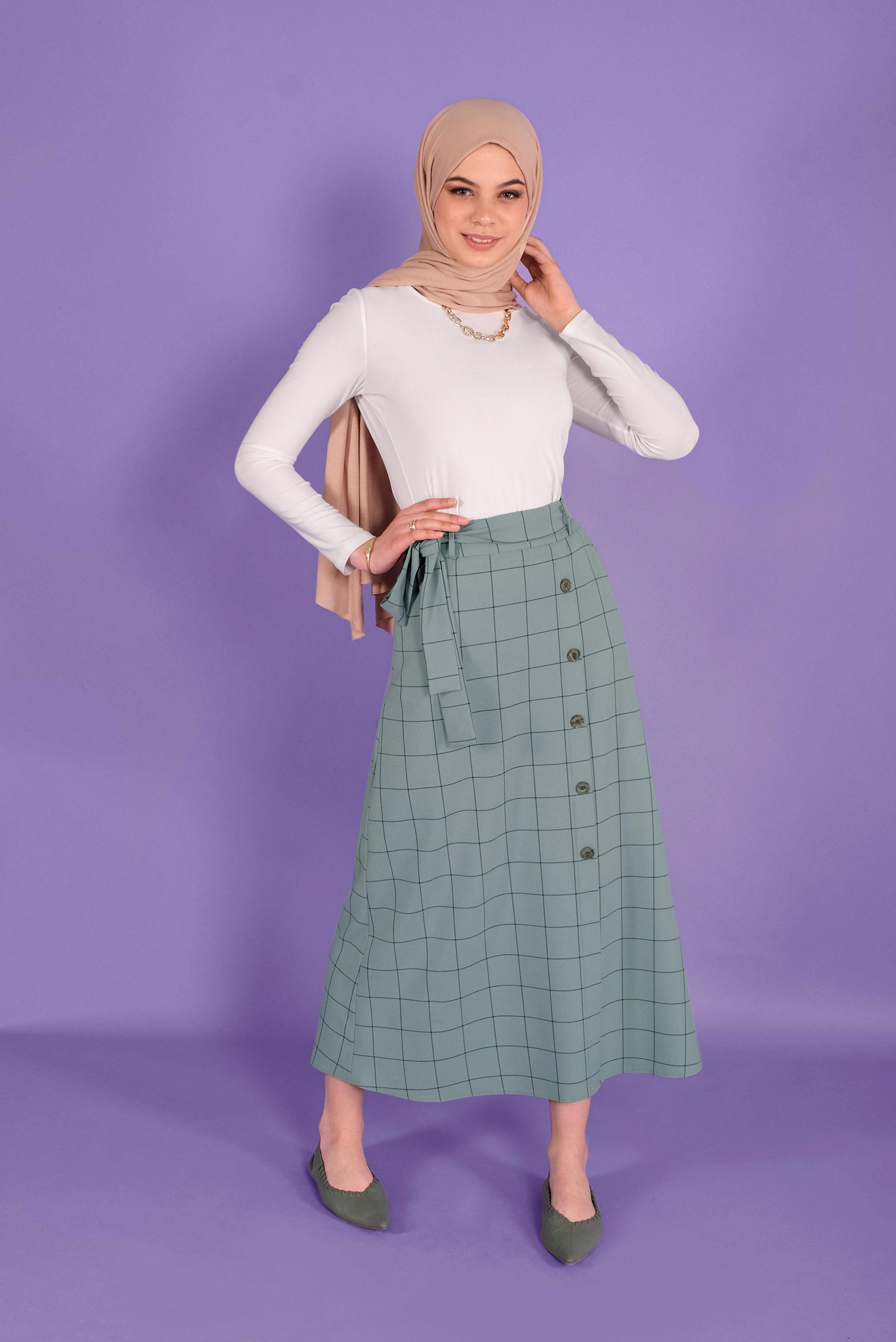 Tesettür giyim YEŞİL KARELİ DÜĞMELİ ETEK 60148 