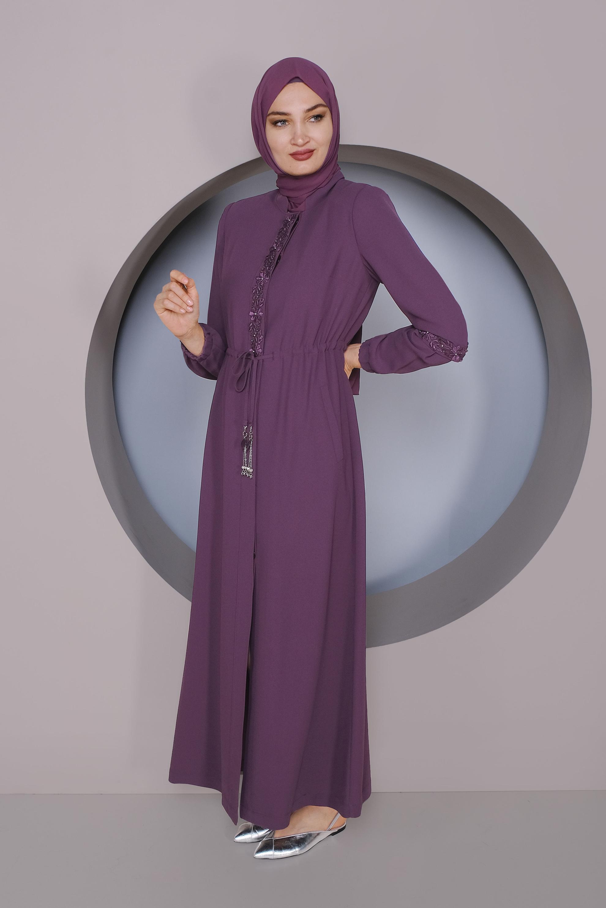 Tesettür giyim MOR GÜPÜR İŞLEMELİ BEL KISMI BÜZGÜ BAĞCIKLI PARDESÜ 10235