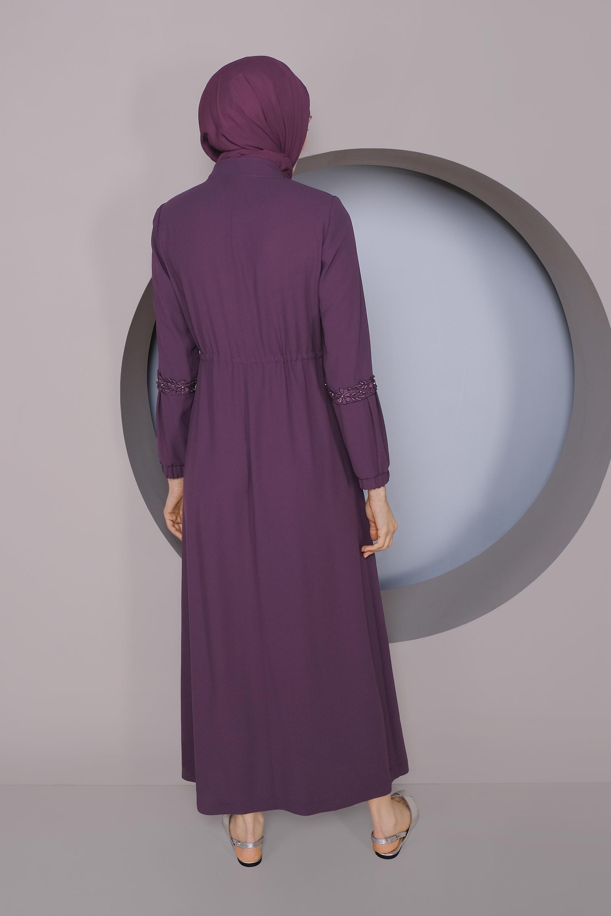 Tesettür giyim MOR GÜPÜR İŞLEMELİ BEL KISMI BÜZGÜ BAĞCIKLI PARDESÜ 10235