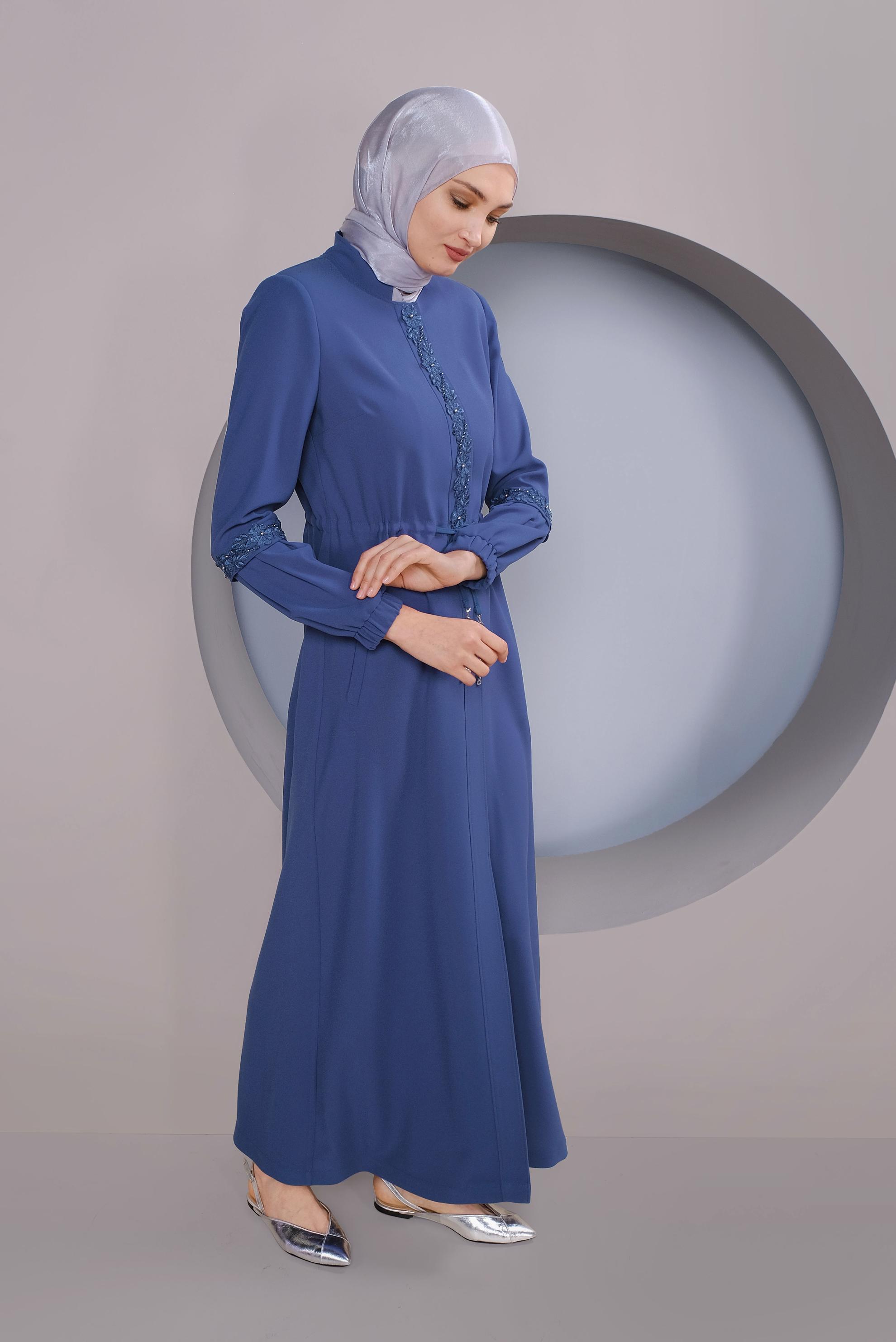 Tesettür giyim LACİVERT GÜPÜR İŞLEMELİ BEL KISMI BÜZGÜ BAĞCIKLI PARDESÜ 10235