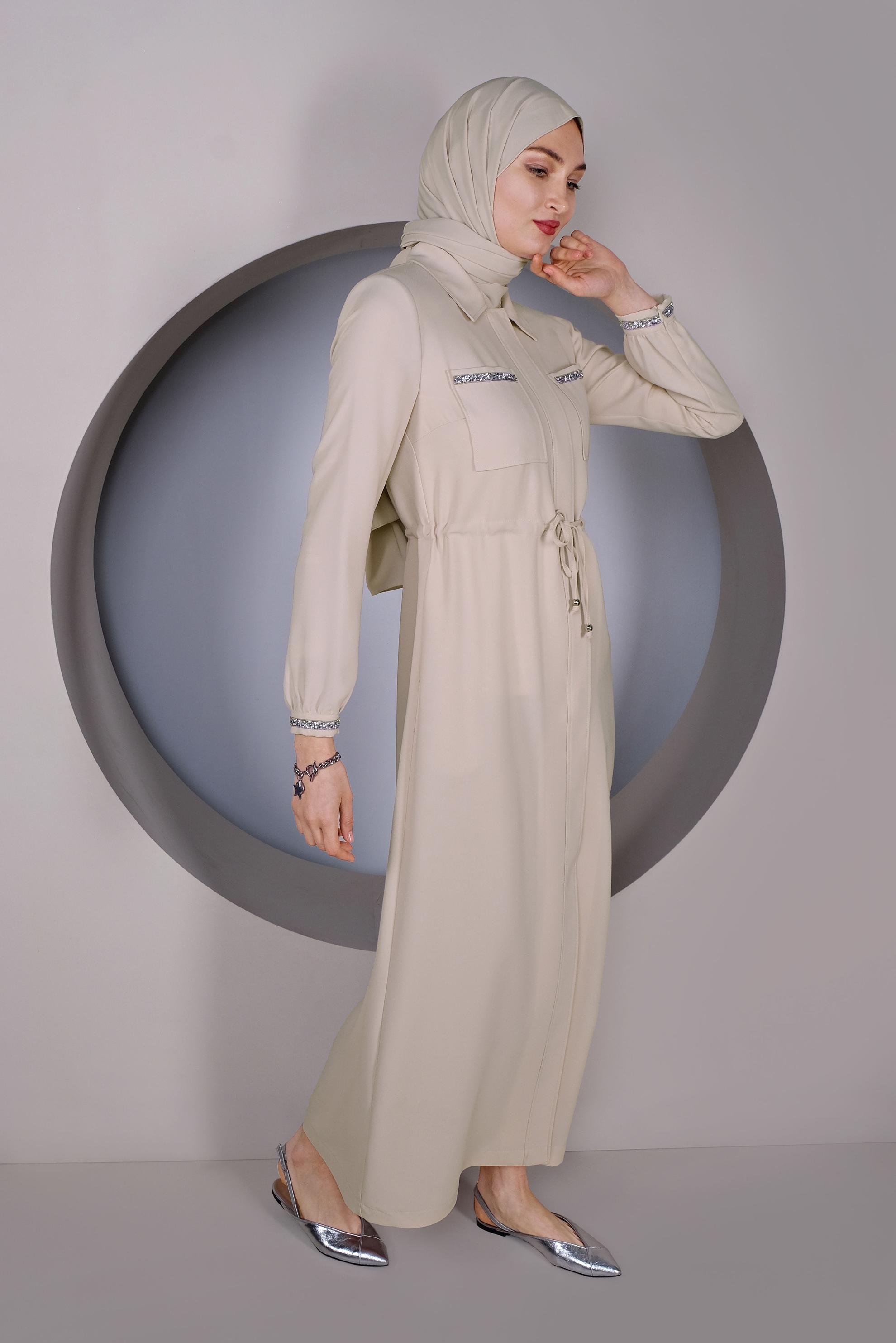 Tesettür giyim BEJ BELDEN BÜZGÜ BAĞCIKLI PARDESÜ 10255