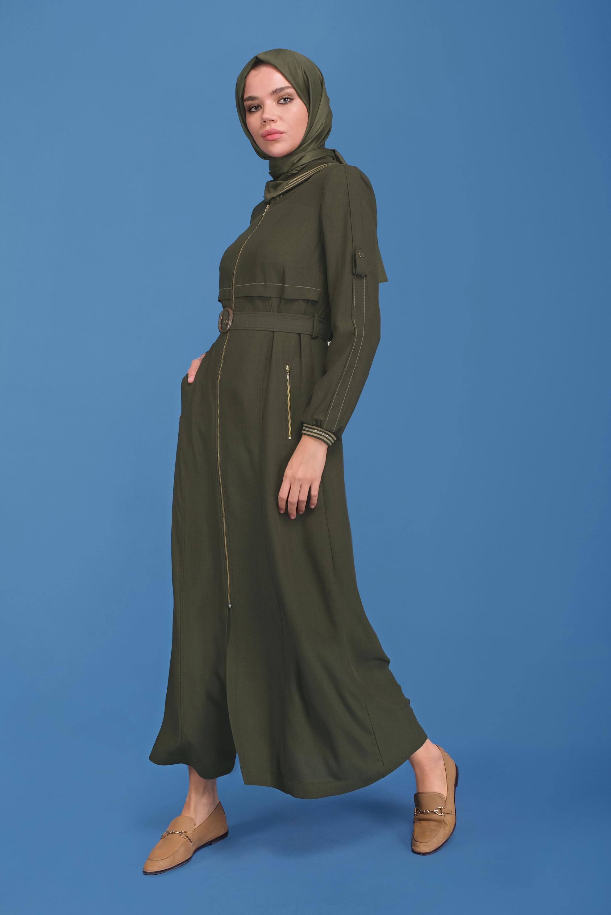 Tesettür giyim HAKİ KAPÜŞONLU KEMERLİ PARDESÜ 10321 