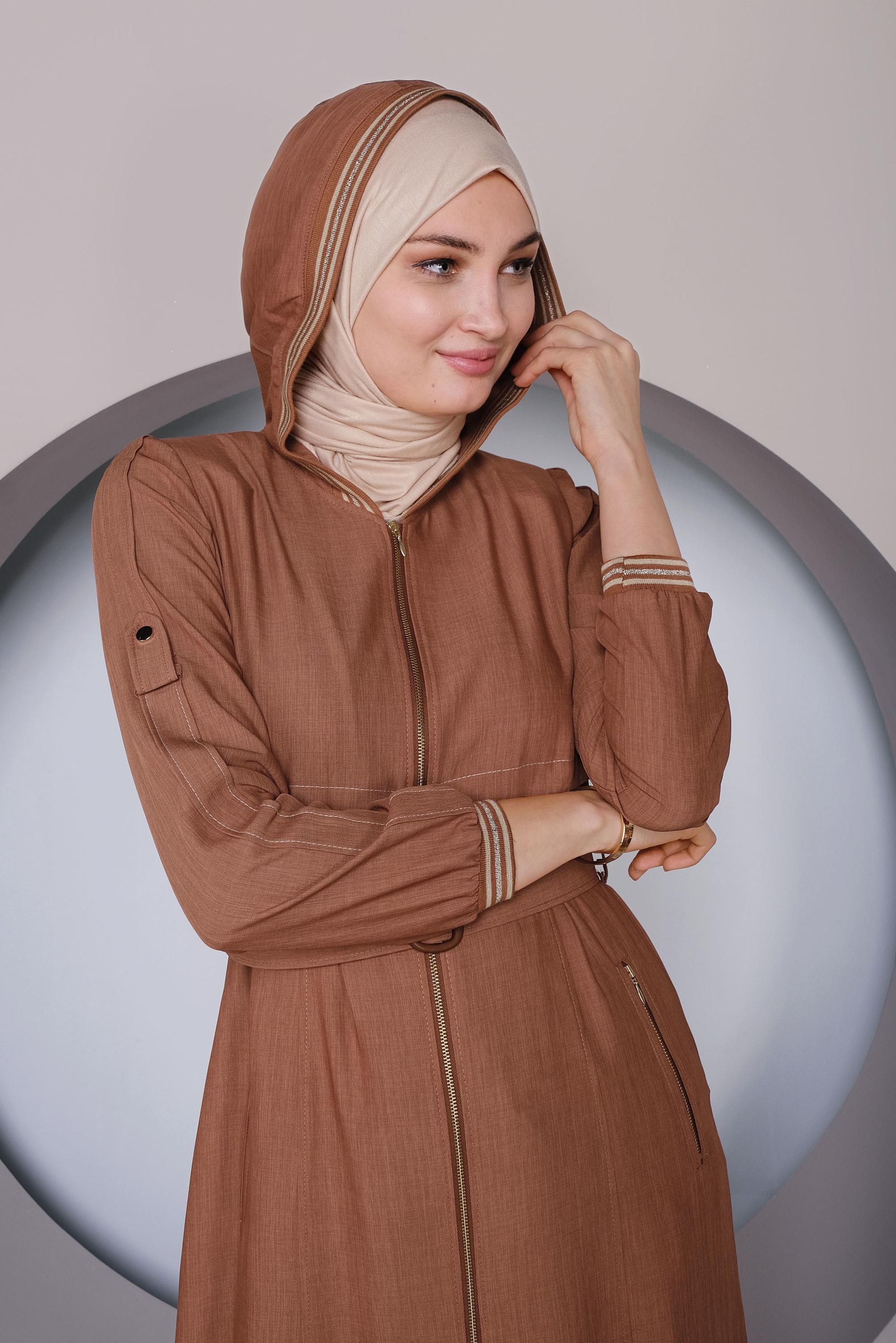 Tesettür giyim KAHVE KAPÜŞONLU KEMERLİ PARDESÜ 10321 