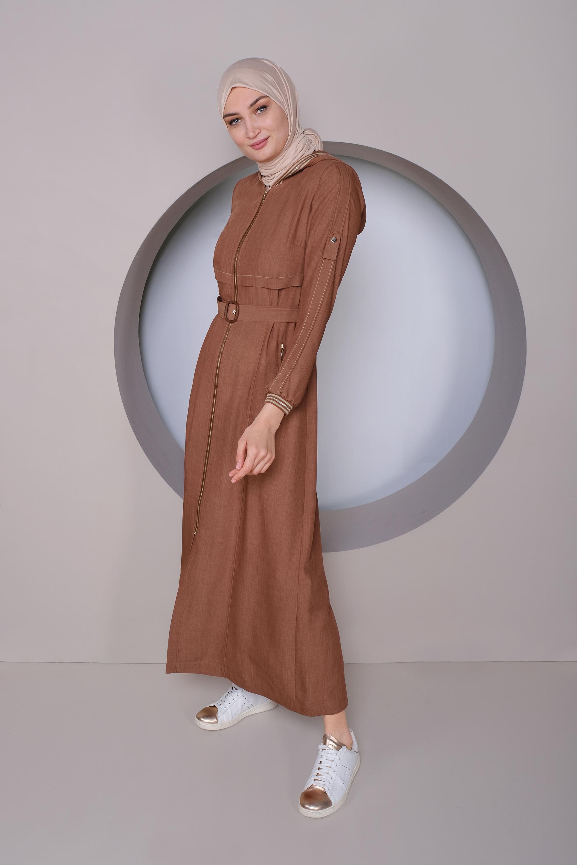 Tesettür giyim KAHVE KAPÜŞONLU KEMERLİ PARDESÜ 10321 