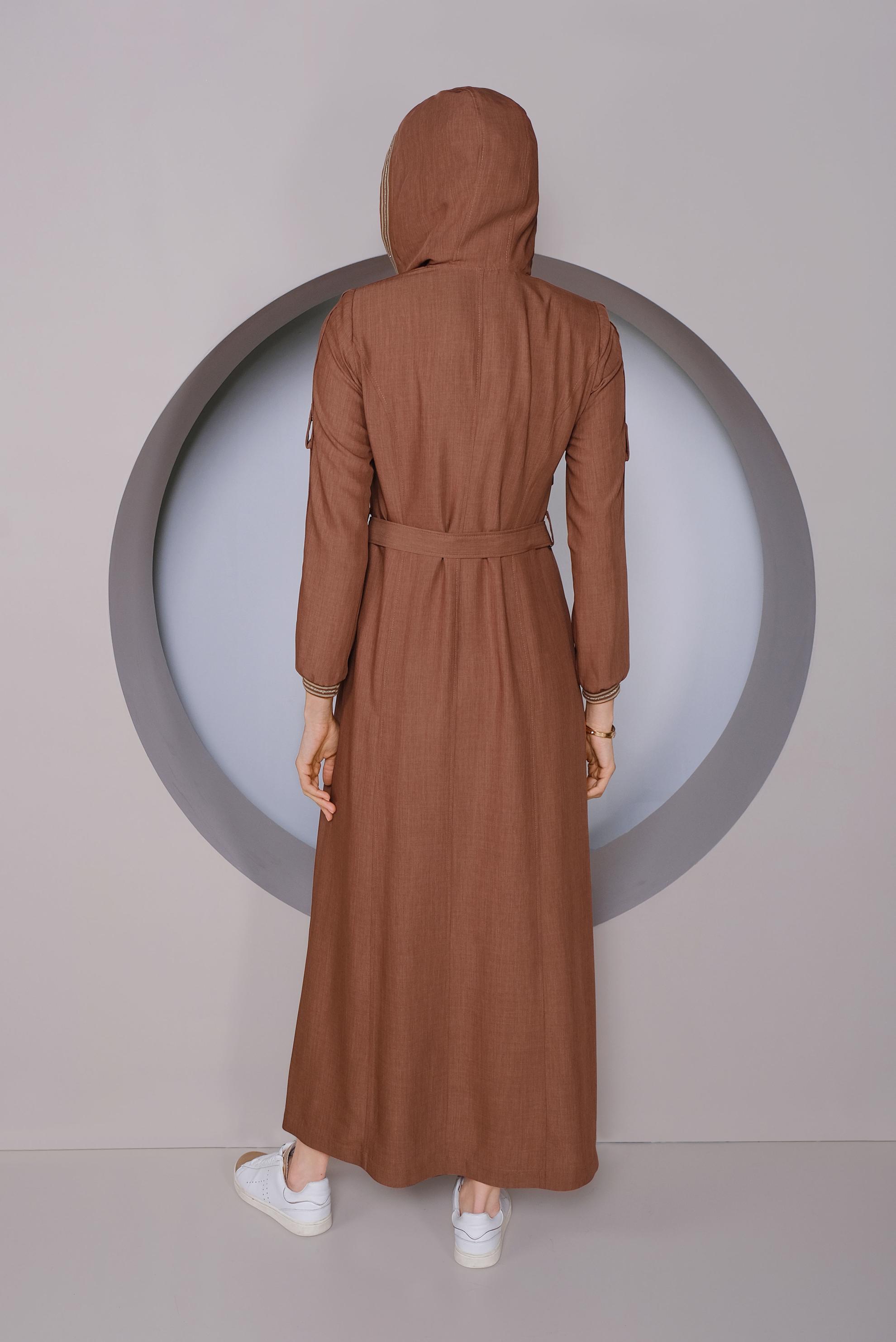 Tesettür giyim KAHVE KAPÜŞONLU KEMERLİ PARDESÜ 10321 