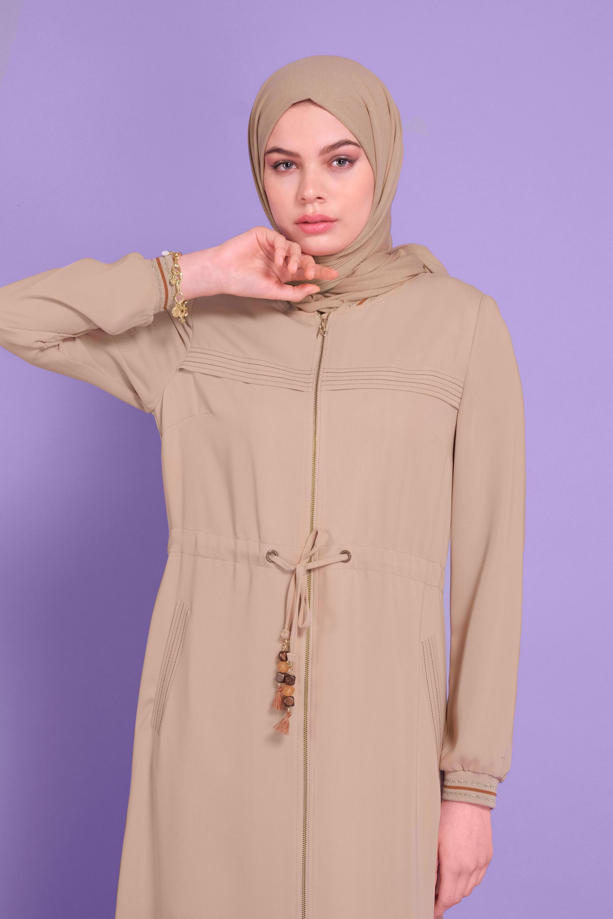 Tesettür giyim KAHVE BAĞCIKLARI BONCUKLU FERMUARLI PARDESÜ 10330 