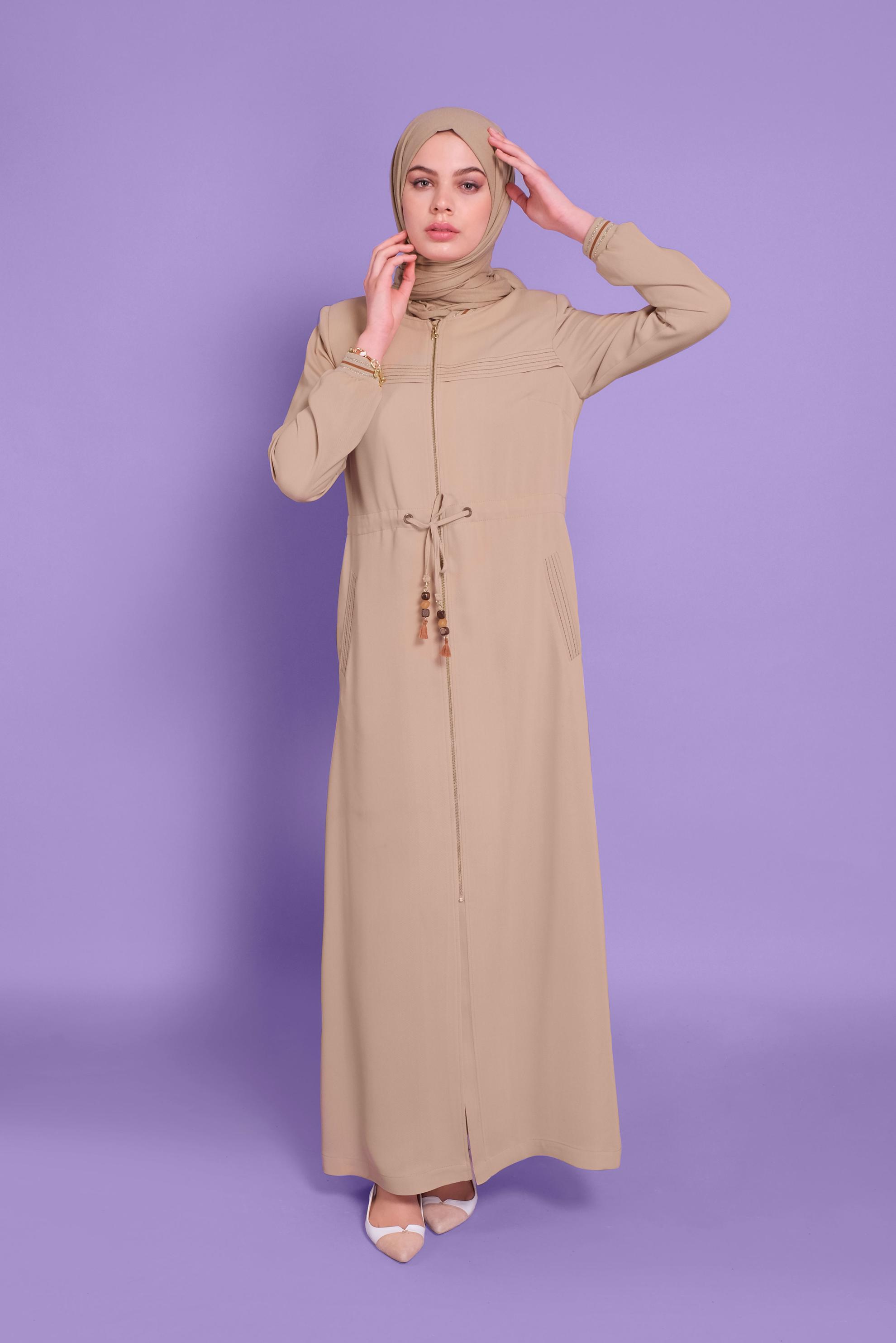 Tesettür giyim KAHVE BAĞCIKLARI BONCUKLU FERMUARLI PARDESÜ 10330 