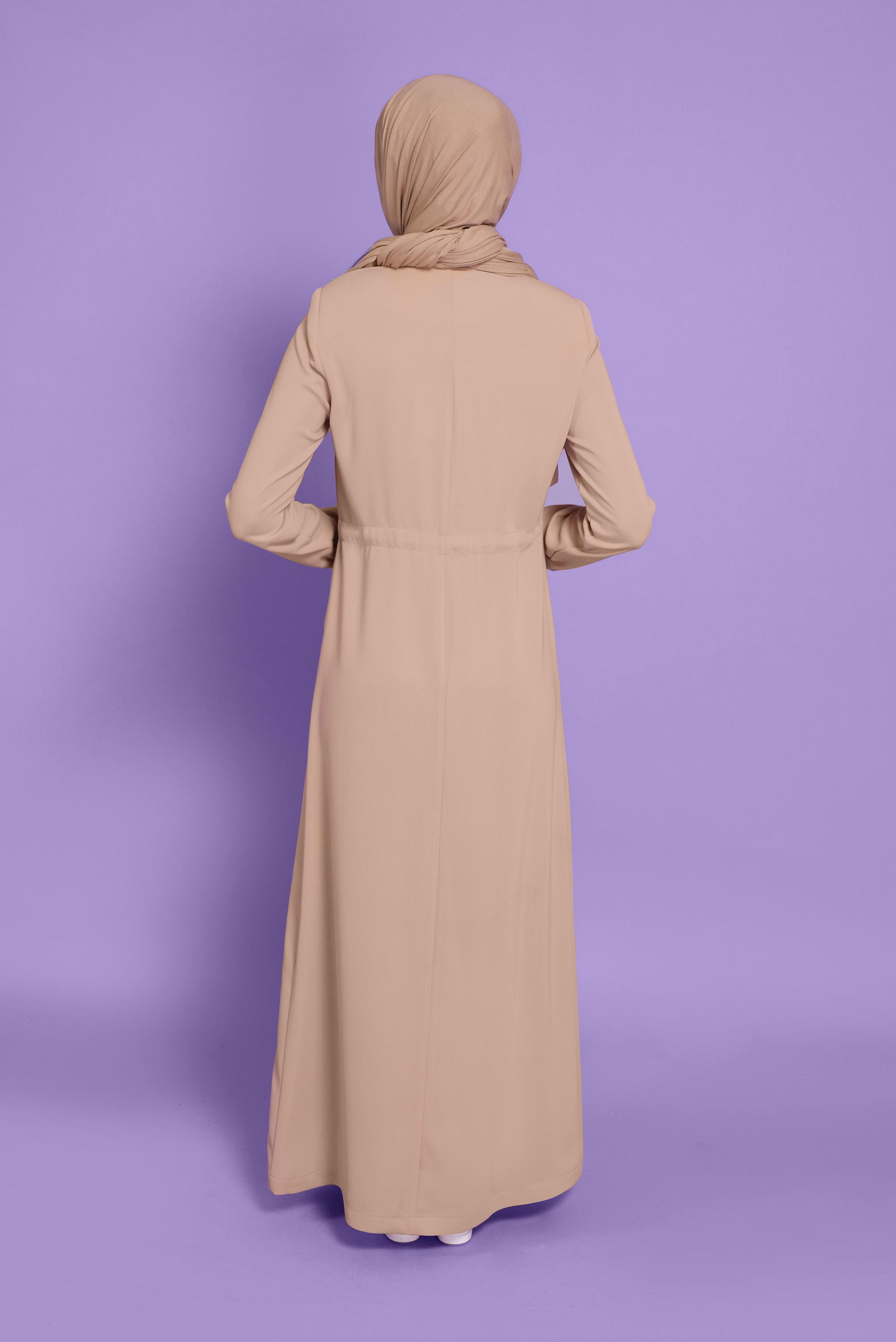 Tesettür giyim KAHVE BAĞCIKLARI BONCUKLU FERMUARLI PARDESÜ 10330 