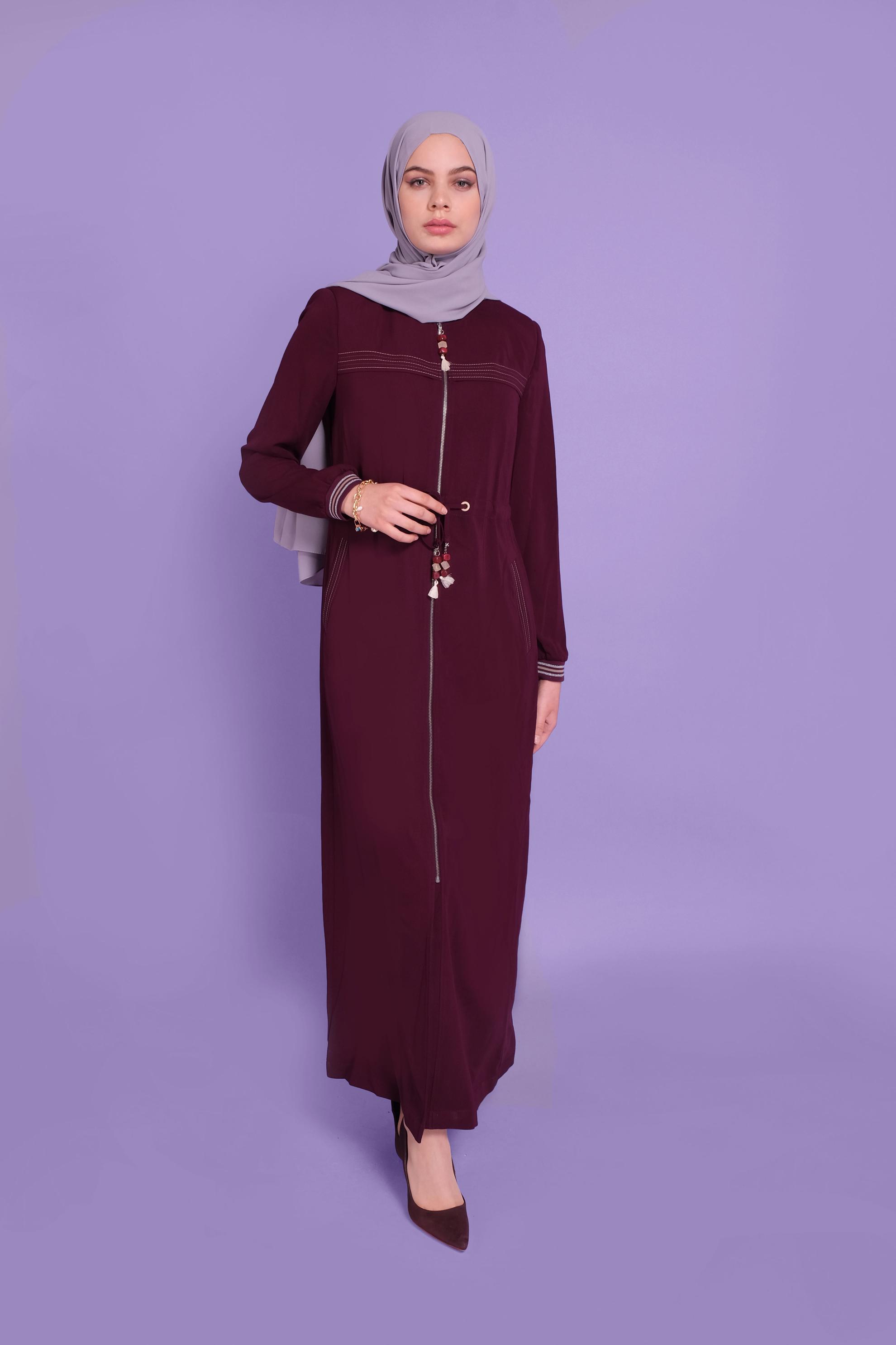 Tesettür giyim BORDO BAĞCIKLARI BONCUKLU FERMUARLI PARDESÜ 10330 