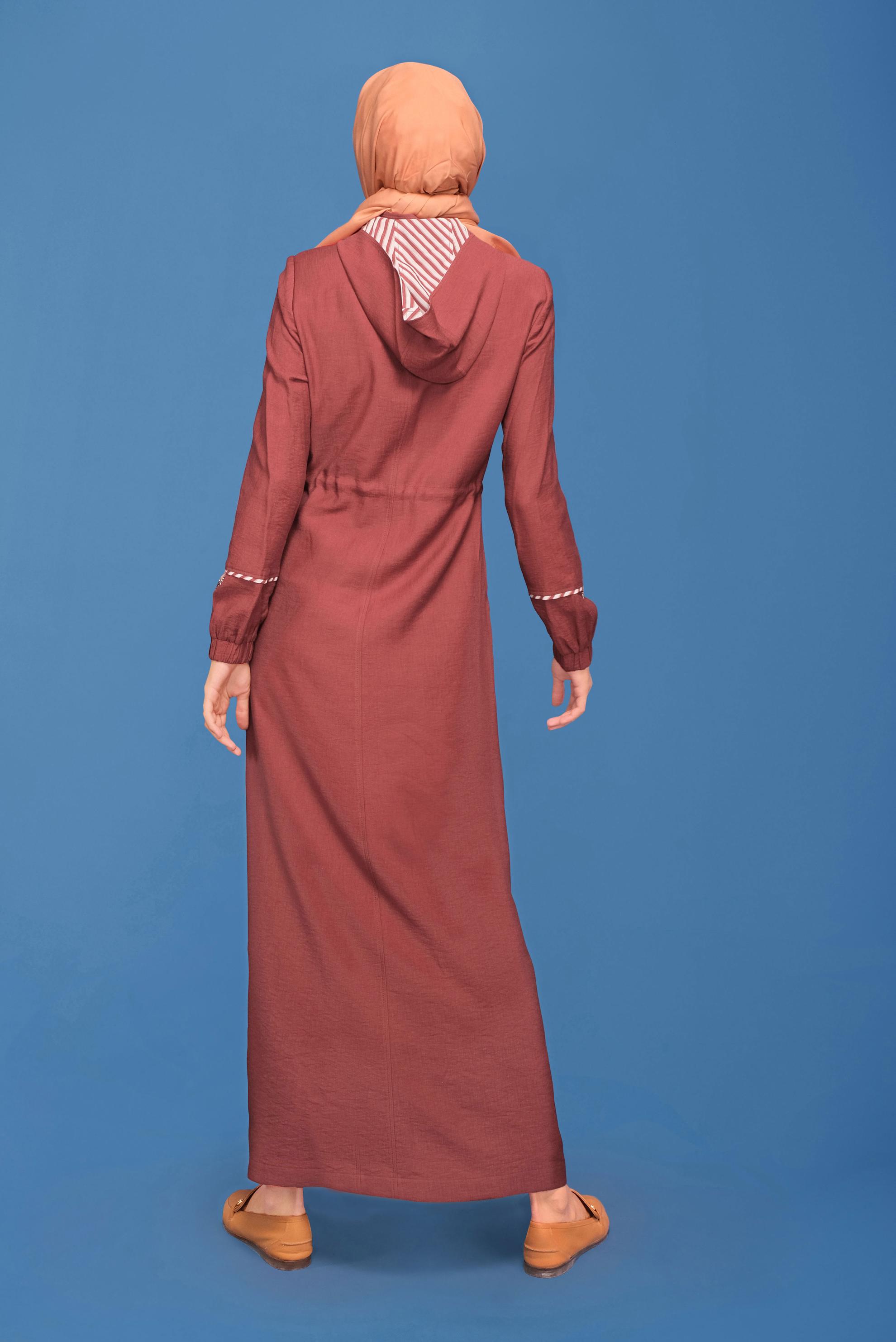 Tesettür giyim BORDO  BONCUK AKSESUARLI  ÇİZGİLİ PARDESÜ  10339 