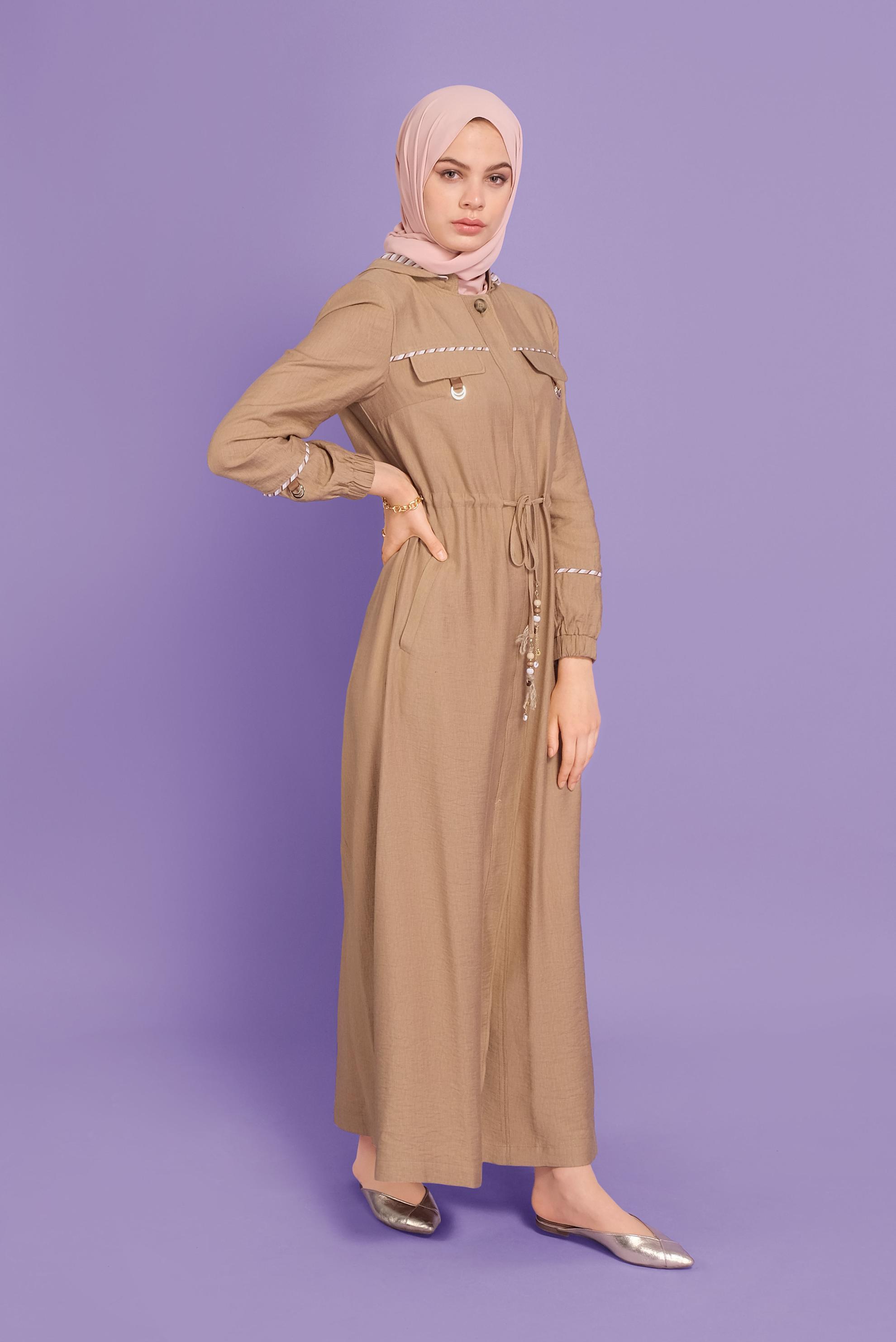 Tesettür giyim KAHVE  BONCUK AKSESUARLI  ÇİZGİLİ PARDESÜ  10339 