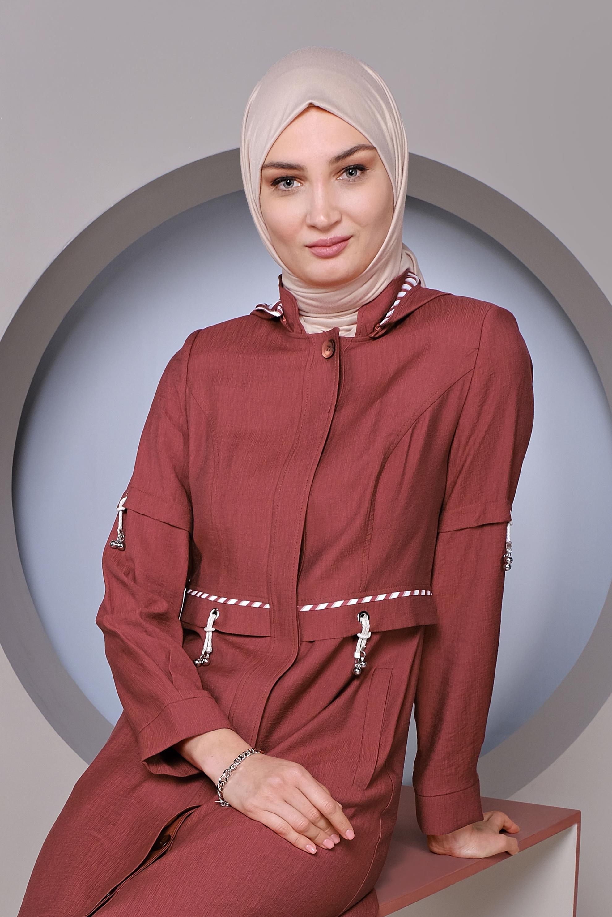 Tesettür giyim BORDO BAĞCIK DETAYLI KAPÜŞONLU PARDESÜ 10341 