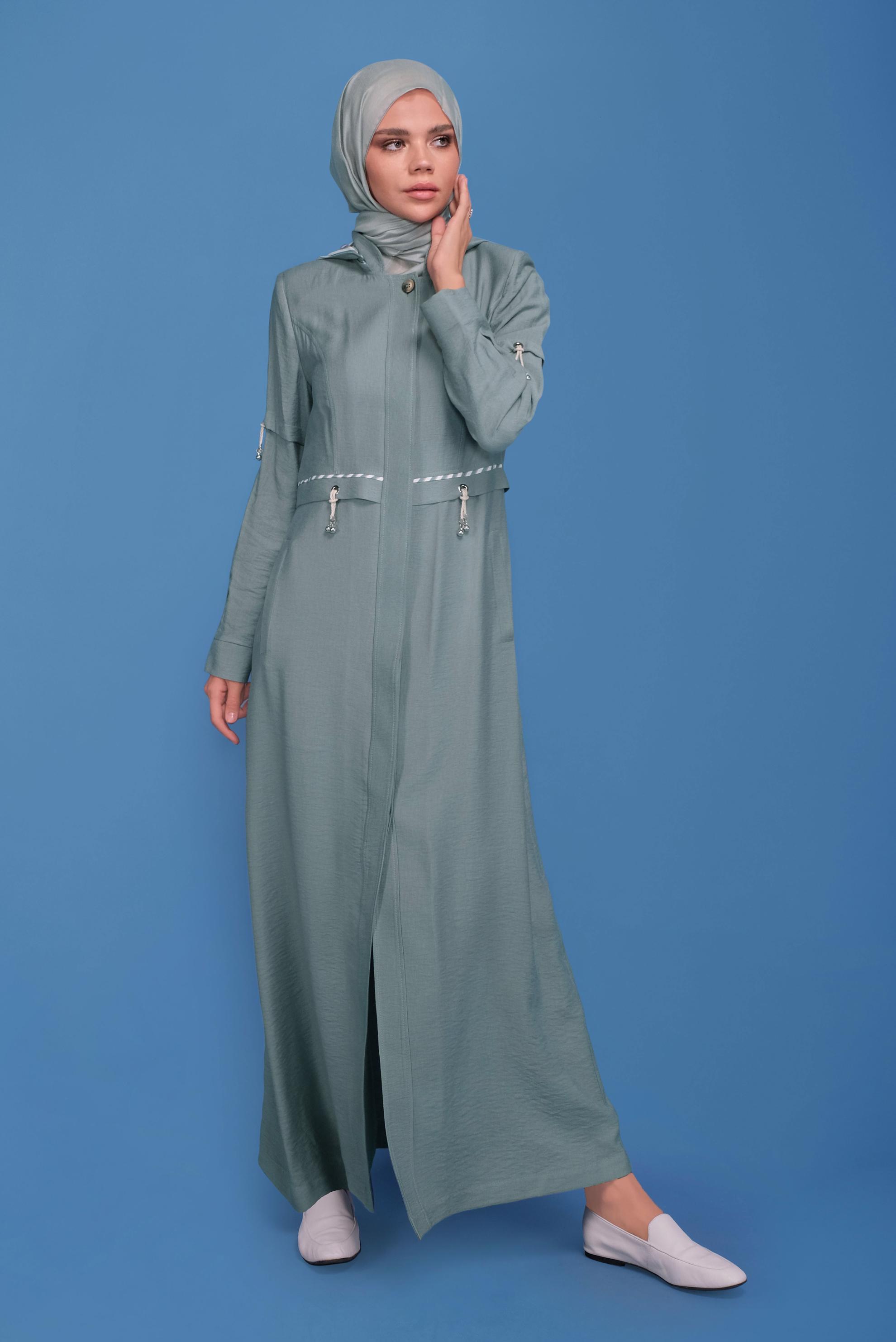 Tesettür giyim YEŞİL BAĞCIK DETAYLI KAPÜŞONLU PARDESÜ 10341 