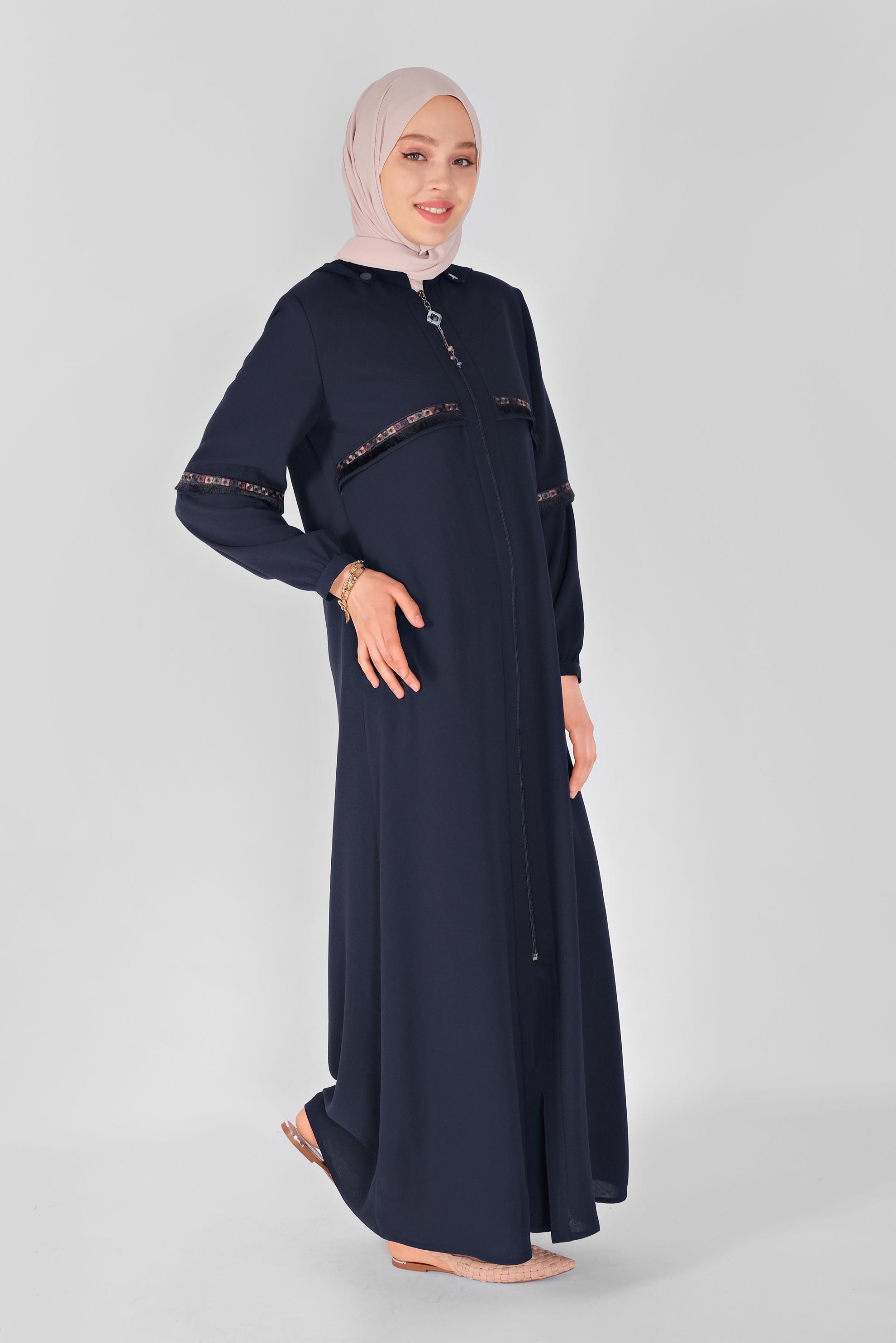 Tesettür giyim LACİVERT PÜSKÜL VE NAKIŞ DETAYLI PARDESÜ 10350 