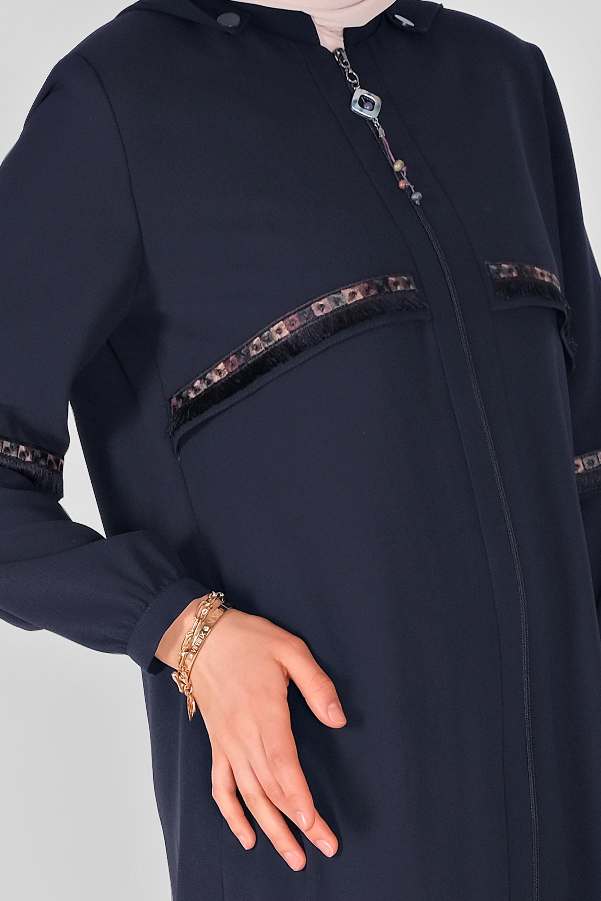 Tesettür giyim LACİVERT PÜSKÜL VE NAKIŞ DETAYLI PARDESÜ 10350 