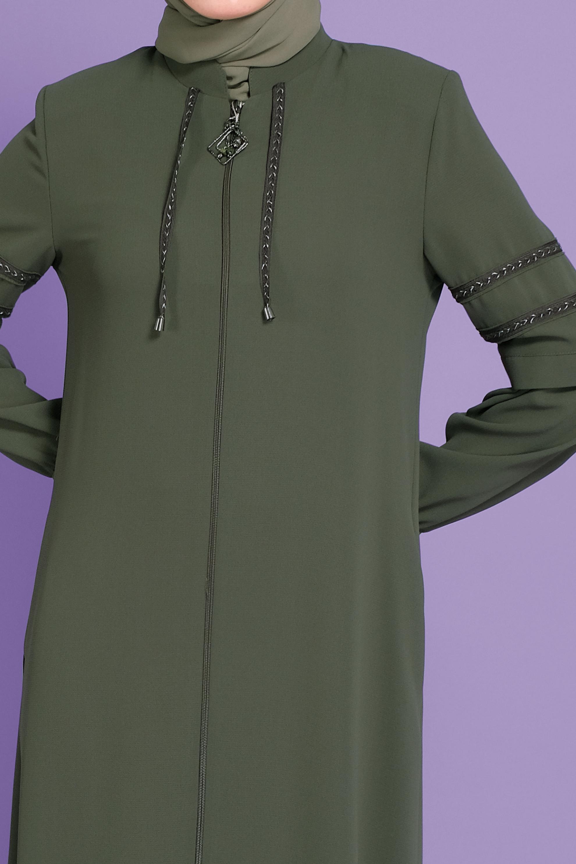 Tesettür giyim HAKİ ŞERİT DETAYLI FERMUARLI PARDESÜ 10356 