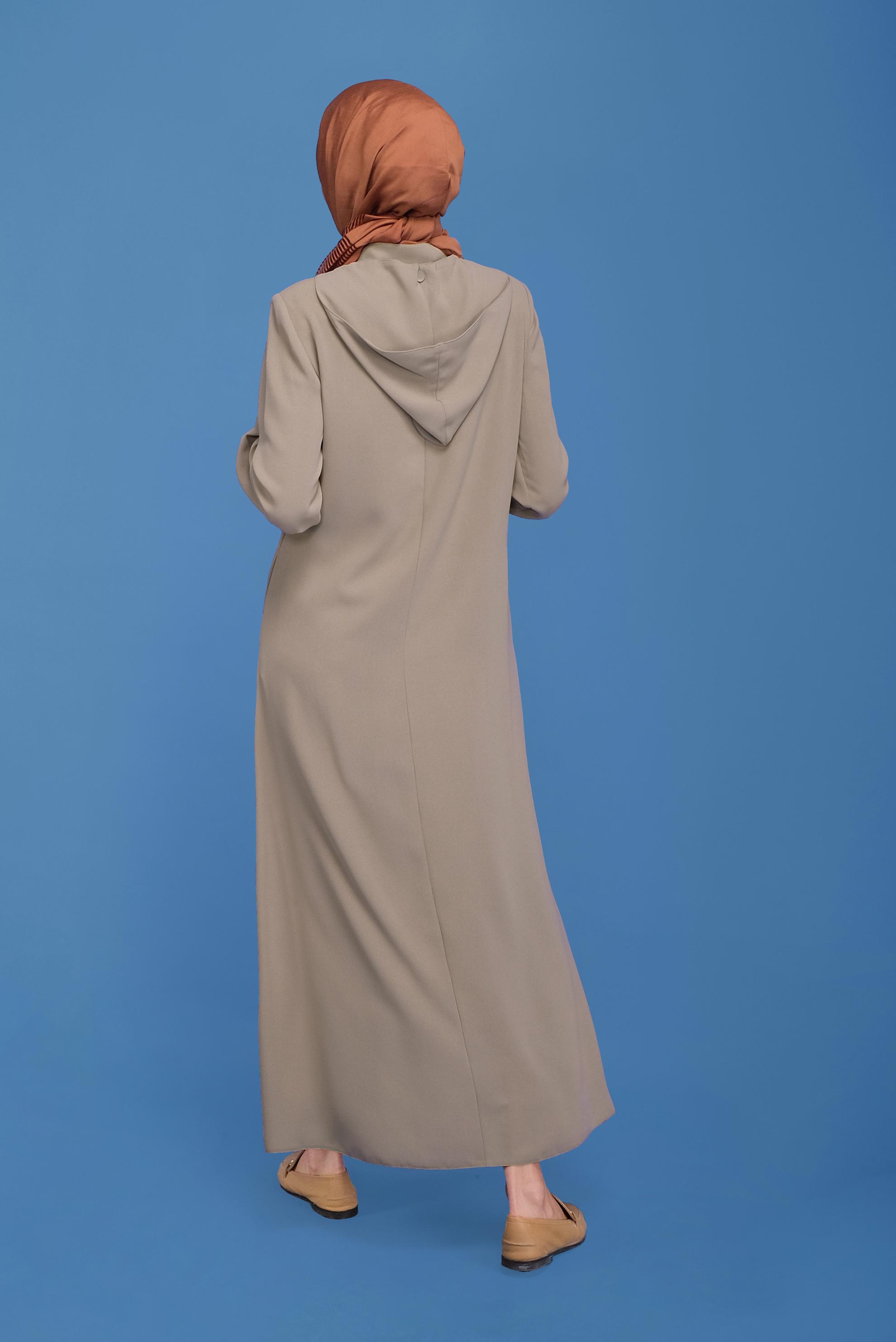 Tesettür giyim BEJ PULLU NAKIŞLI CEP DETAYLI PARDESÜ 10359 