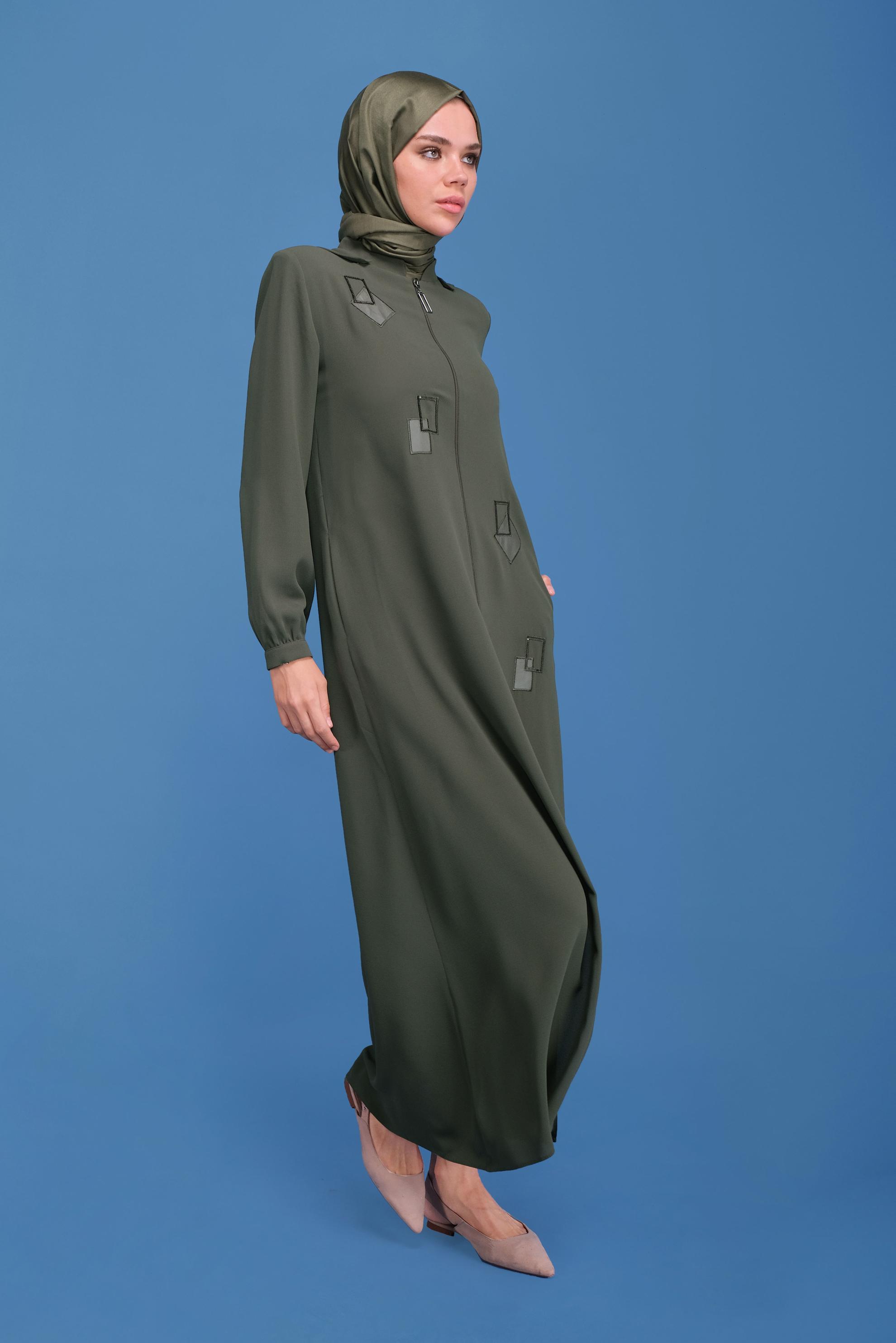 Tesettür giyim HAKİ PULLU NAKIŞLI CEP DETAYLI PARDESÜ 10359 