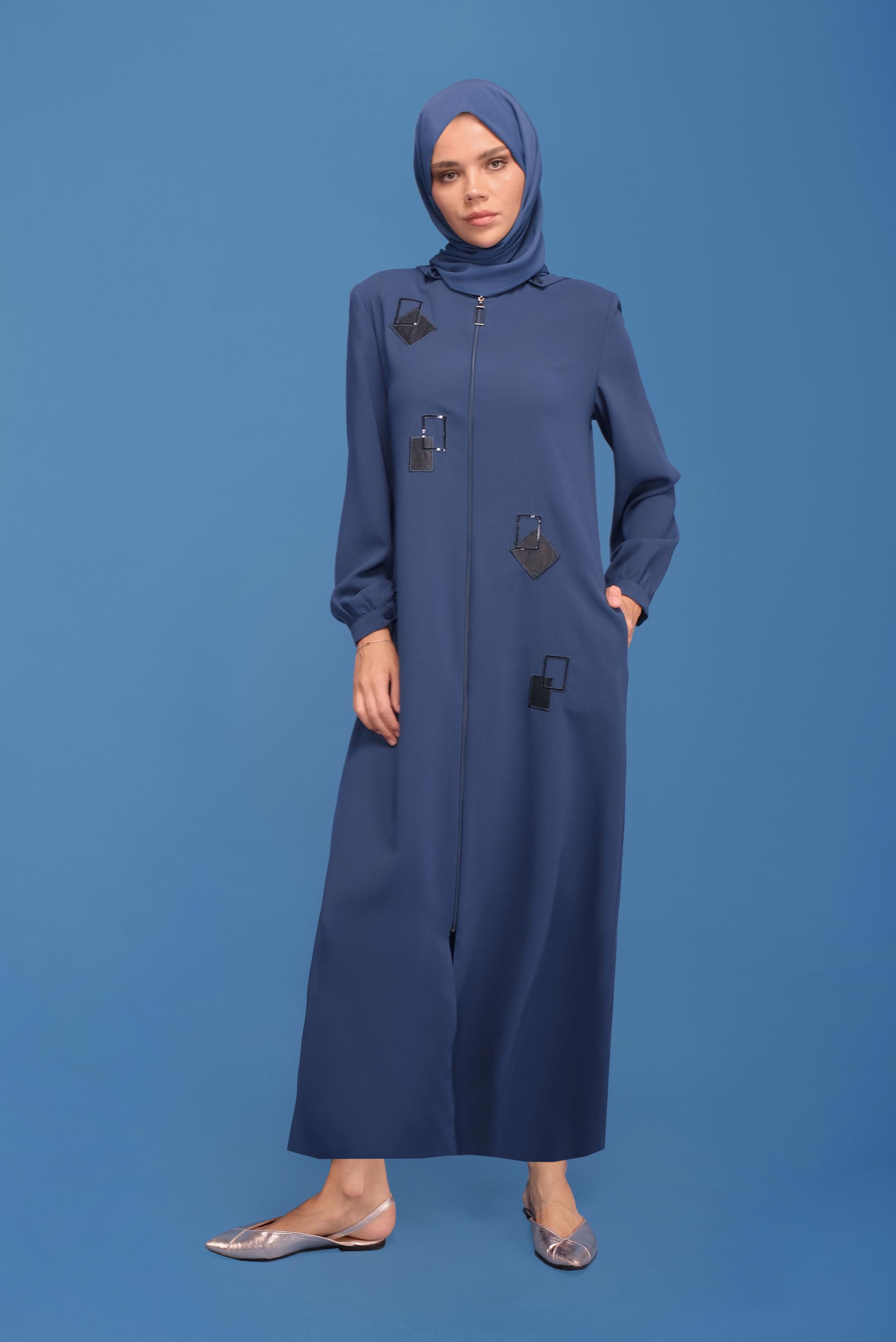 Tesettür giyim LACİVERT PULLU NAKIŞLI CEP DETAYLI PARDESÜ 10359 