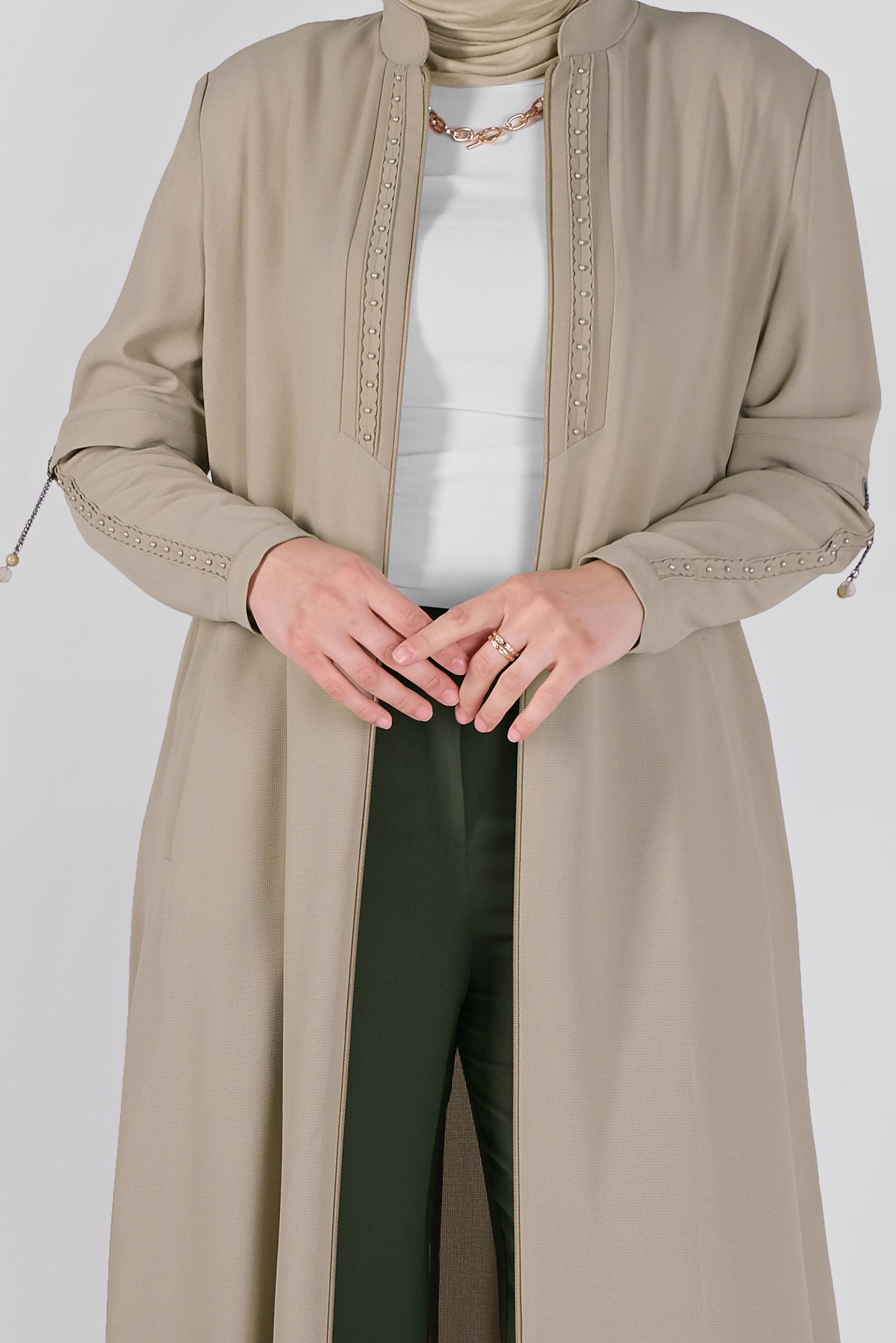 Tesettür giyim BEJ HAKİM YAKA BONCUK İŞLEMELİ PARDESÜ 10368 