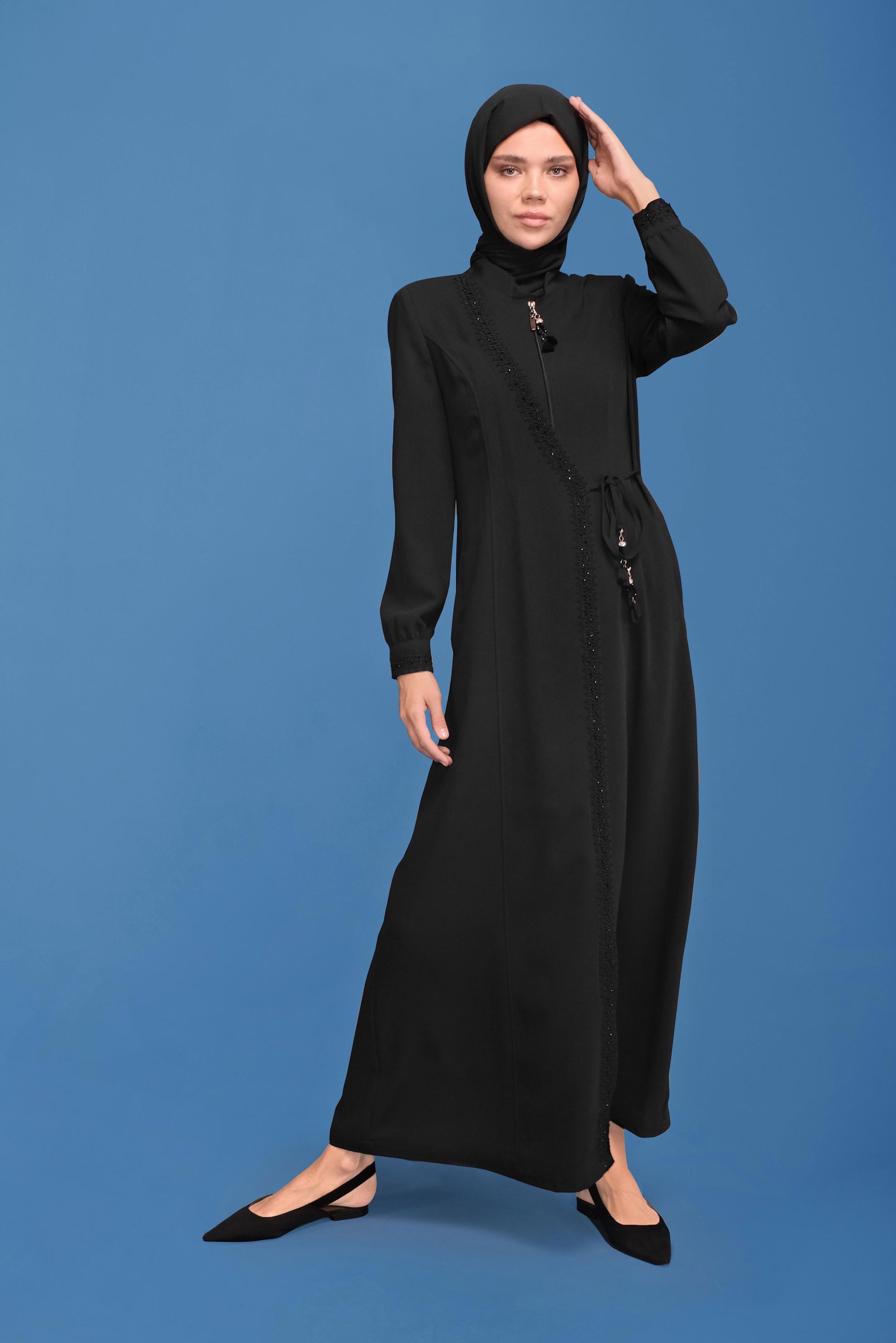 Tesettür giyim SİYAH İŞLEME DETAYLI BAĞLAMALI PARDESÜ 10400