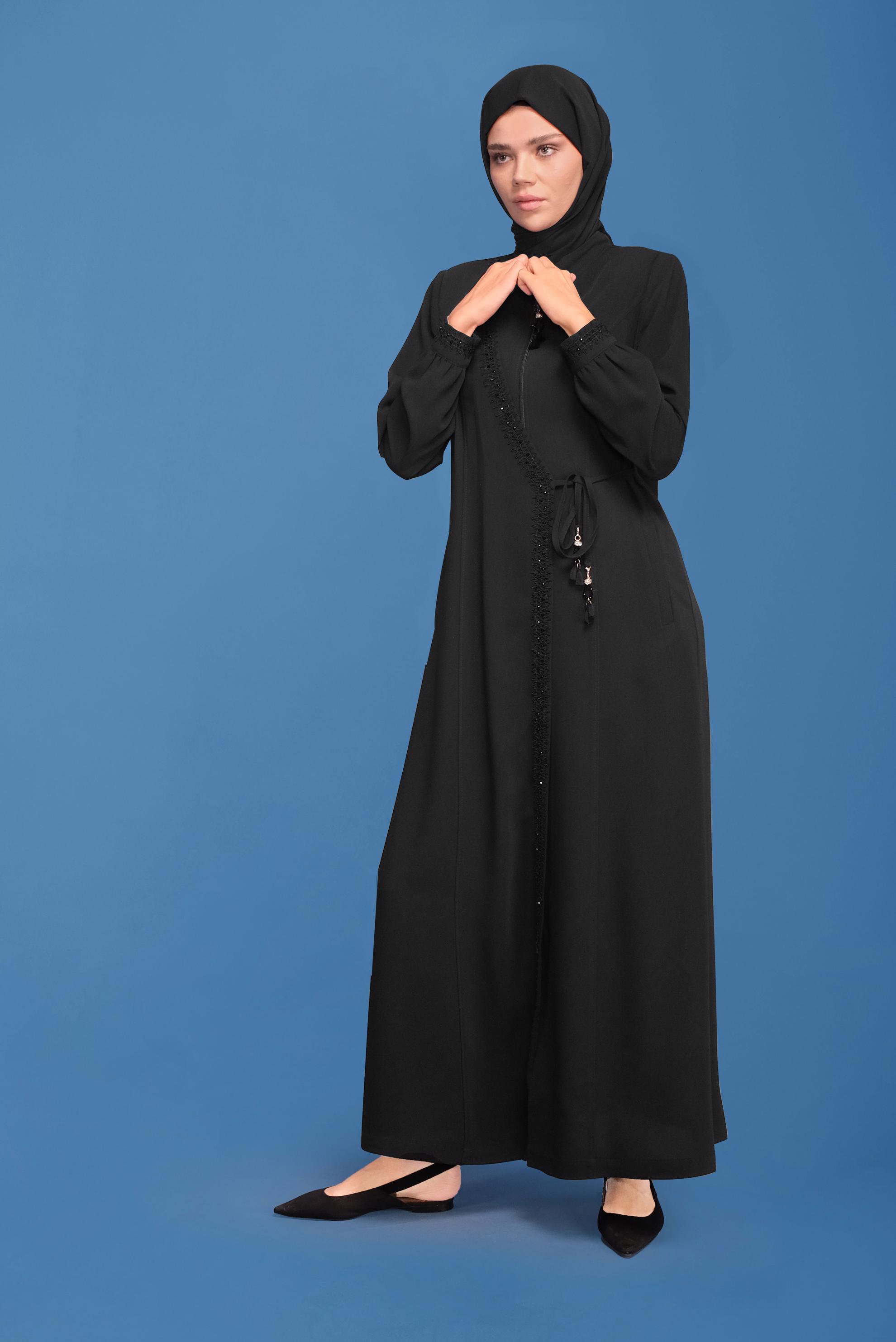 Tesettür giyim SİYAH İŞLEME DETAYLI BAĞLAMALI PARDESÜ 10400