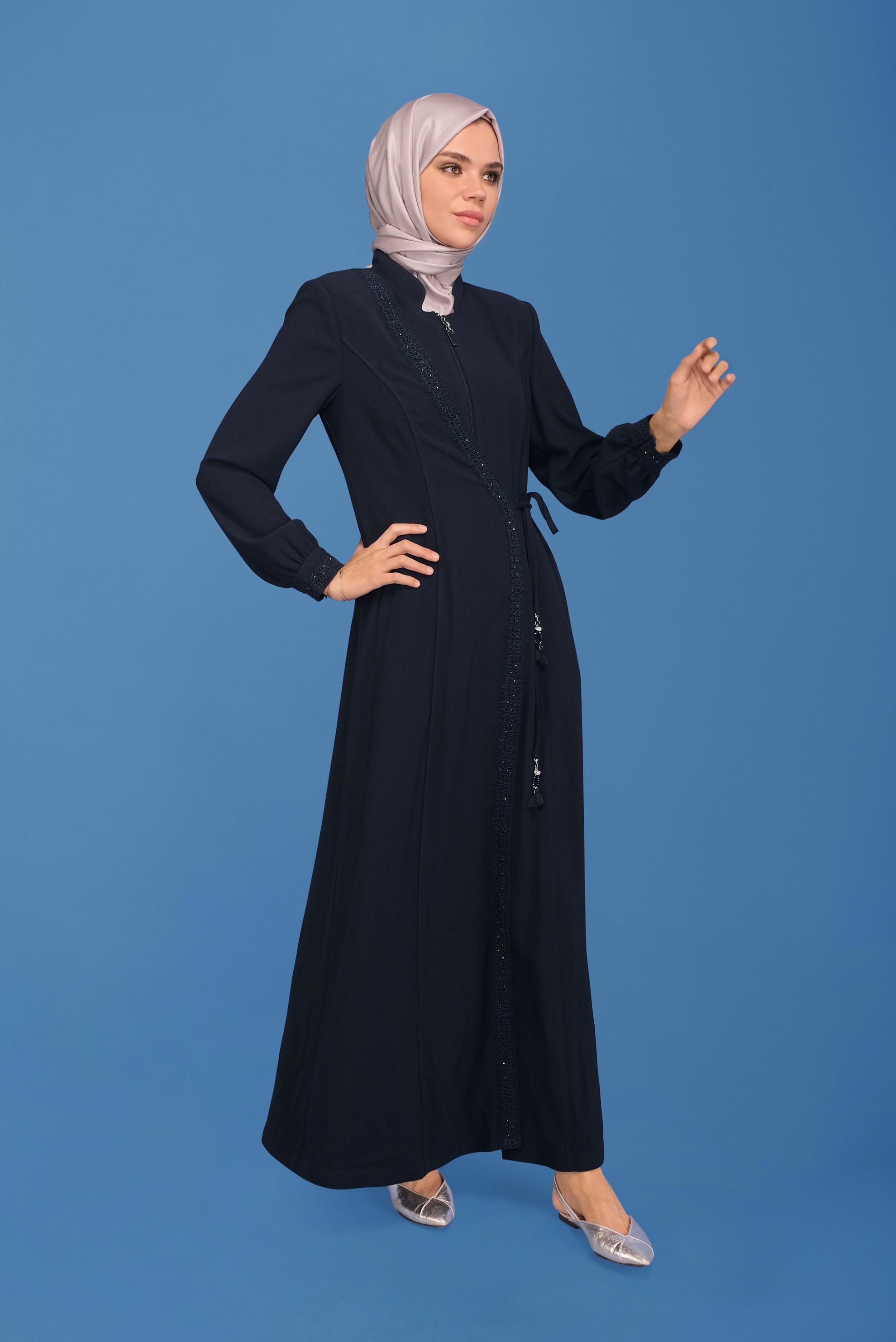 Tesettür giyim LACİVERT İŞLEME DETAYLI BAĞLAMALI PARDESÜ 10400