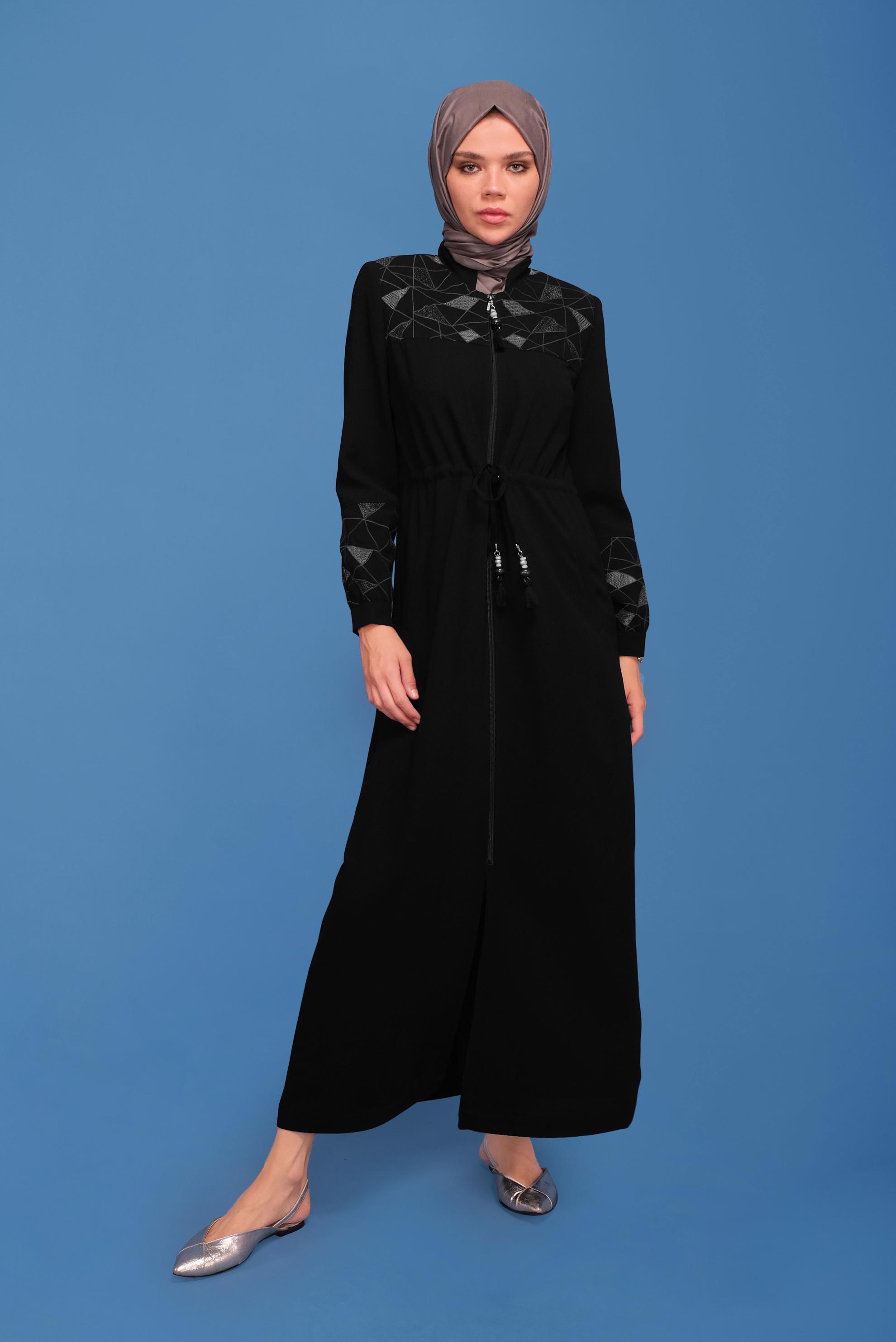 Tesettür giyim SİYAH NAKIŞ DETAYLI PARDESÜ 10403 