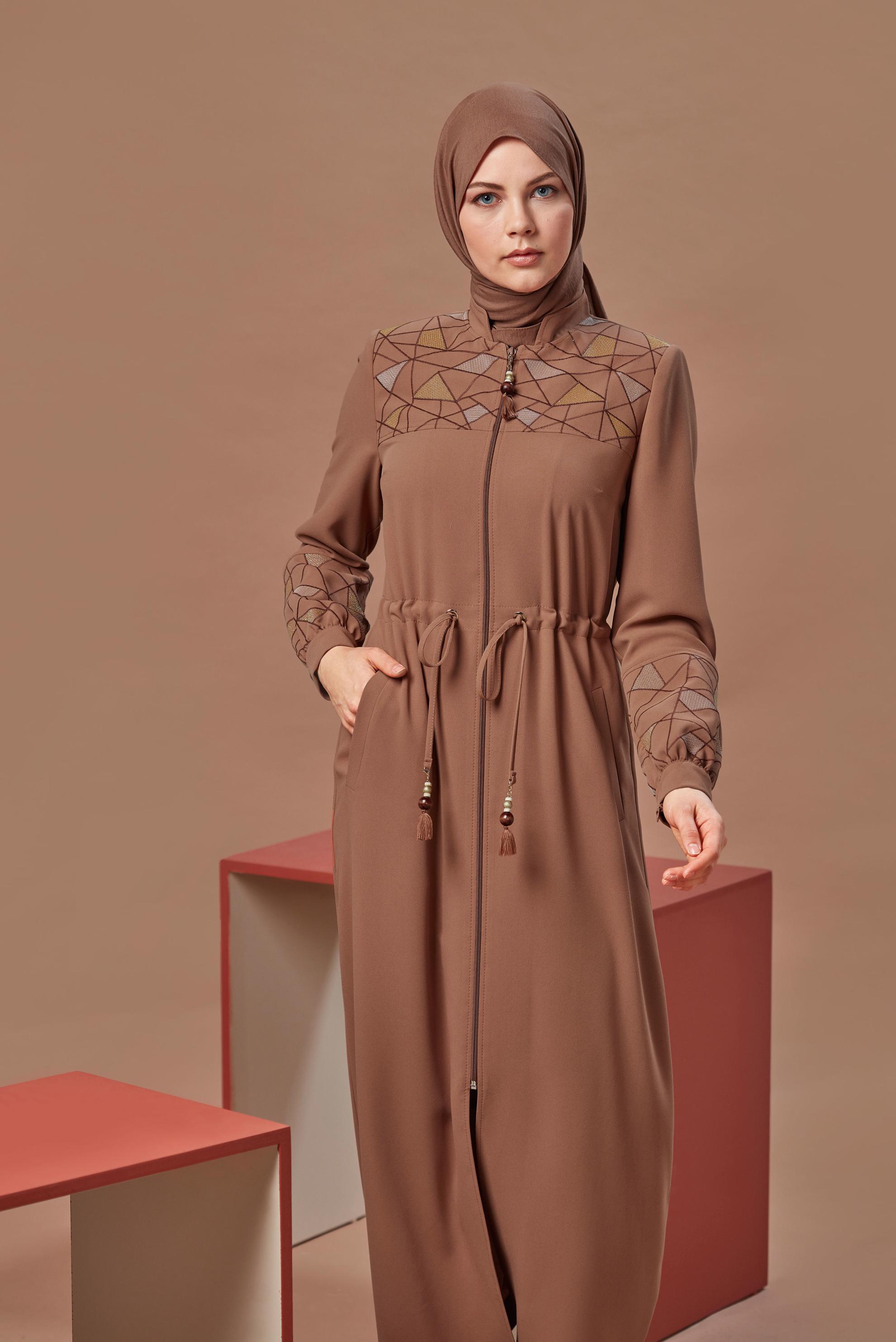 Tesettür giyim TABA NAKIŞ DETAYLI PARDESÜ 10403 