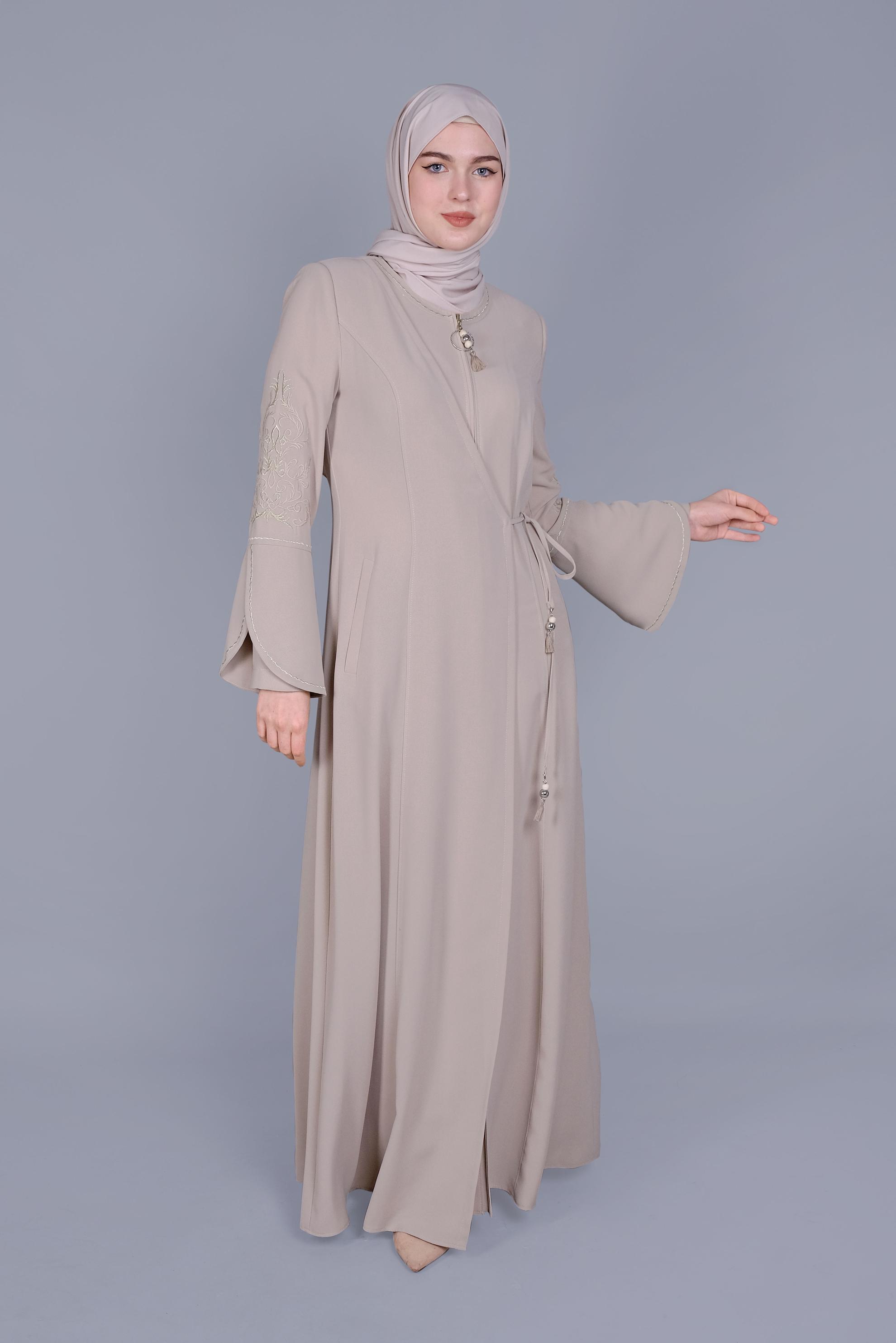 Tesettür giyim BEJ İSPANYOL KOL NAKIŞLI PARDESÜ 10411 