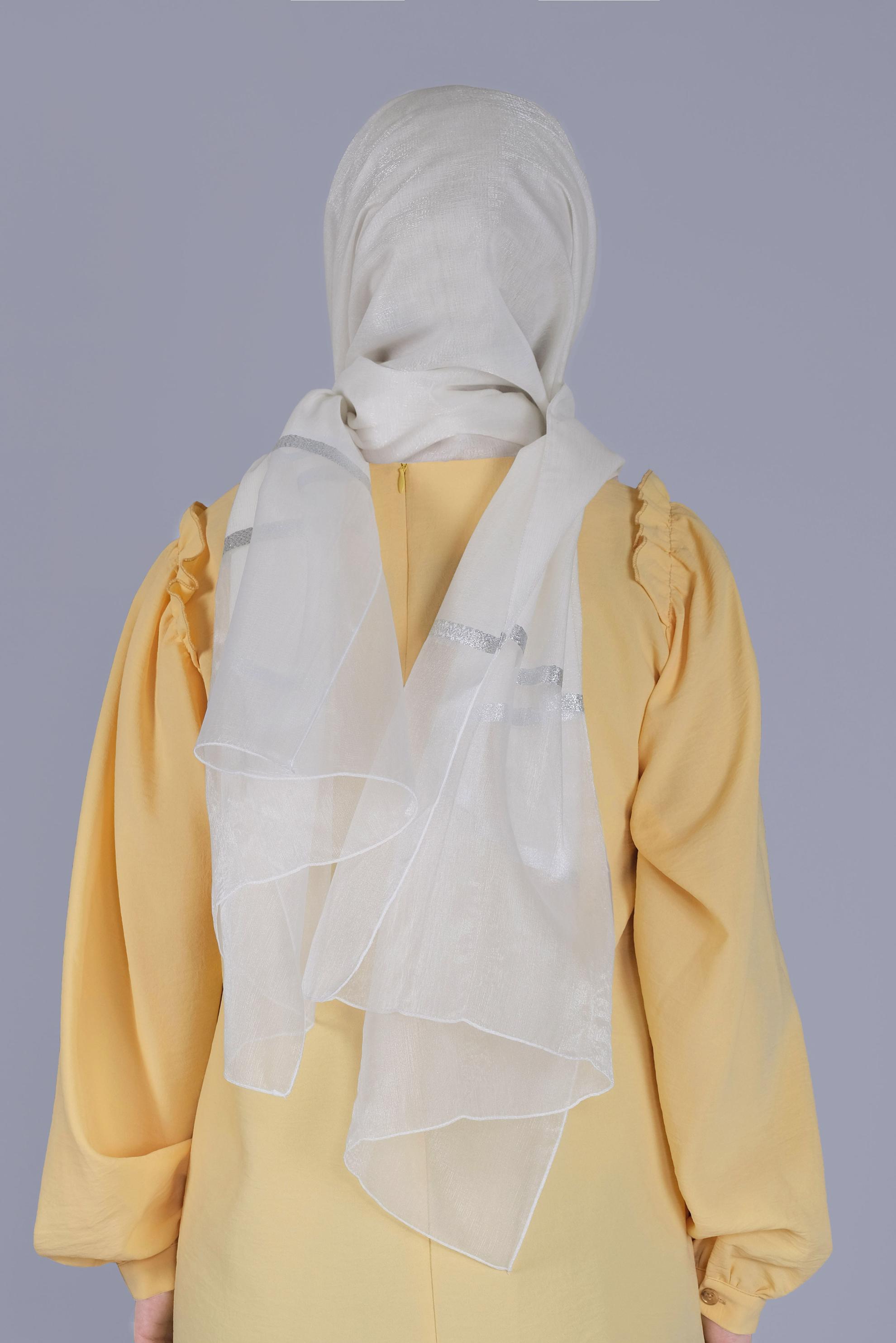 Vêtements hijab ÉCRUE CHÂLE ARGENT ALVİNA 8066