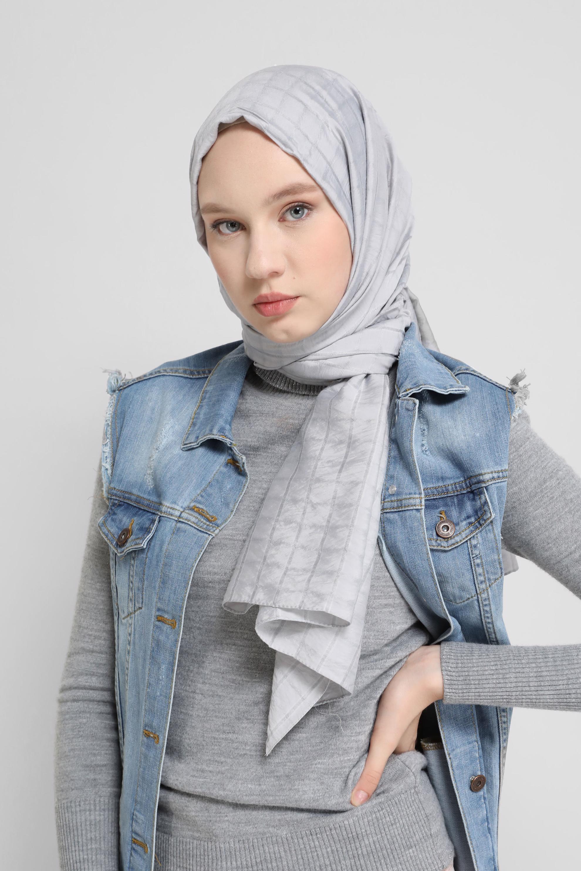 Tesettür giyim GÜMÜŞ ALVİNA KARE KUTU ŞAL 8069 