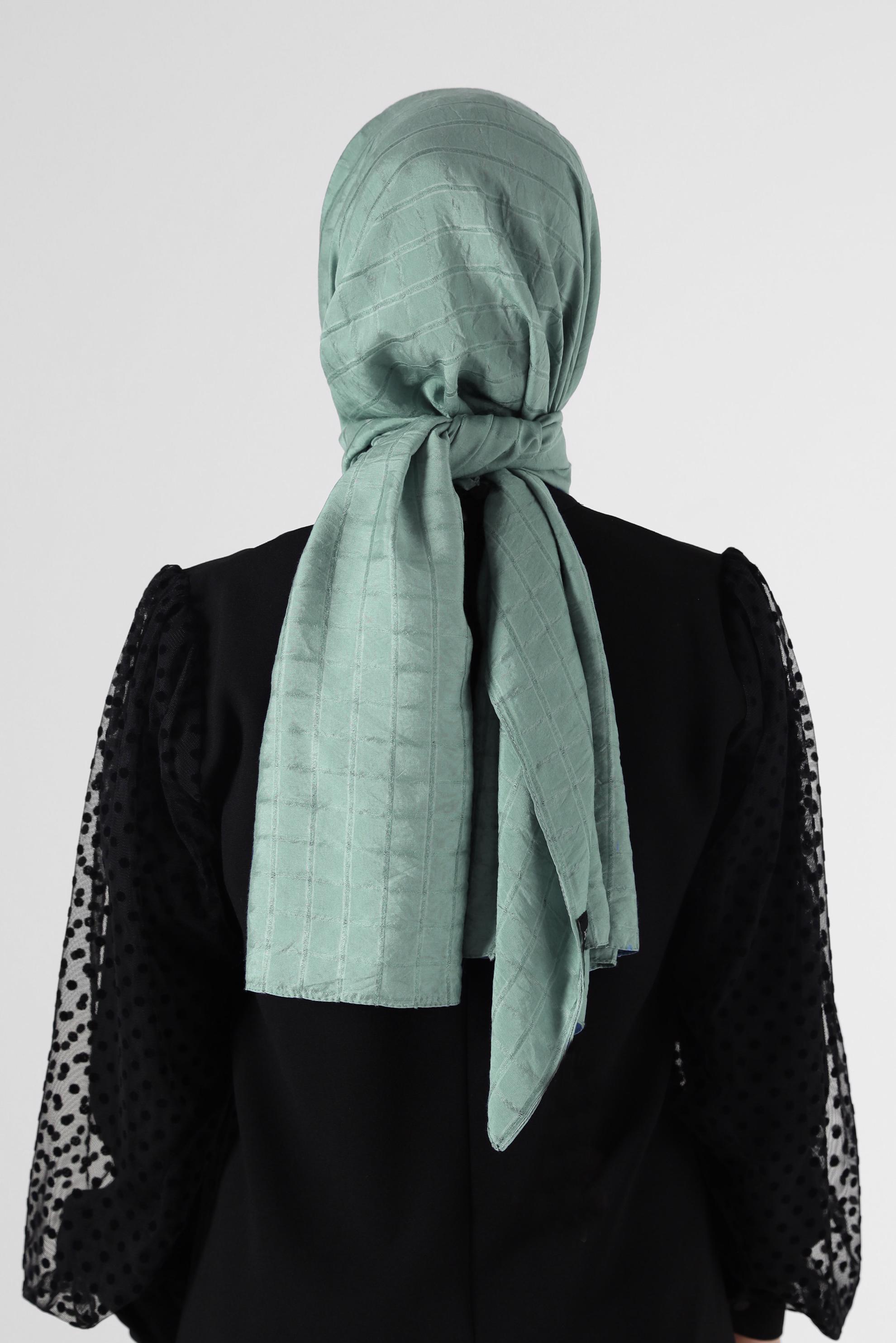 Tesettür giyim YEŞİL ALVİNA KARE KUTU ŞAL 8069 