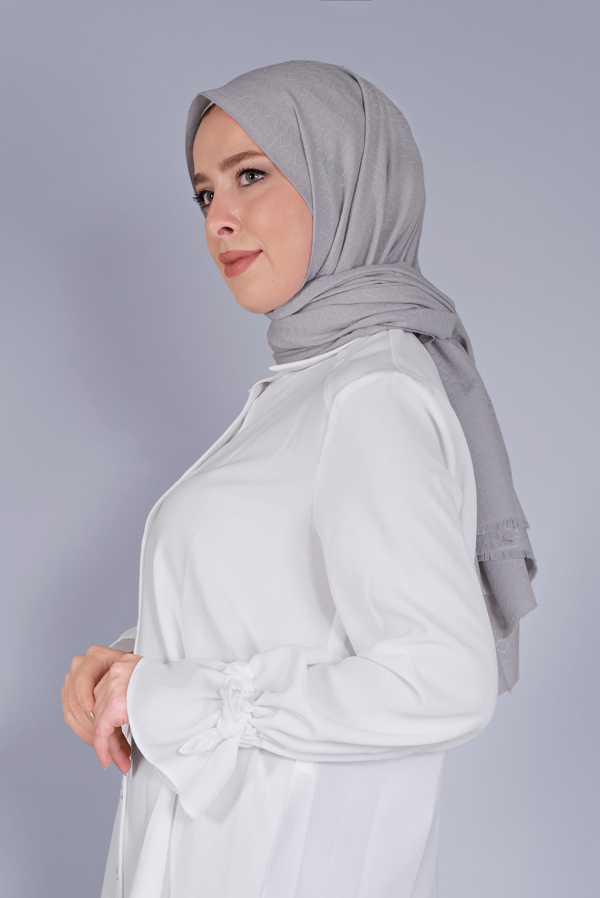 Tesettür giyim GÜMÜŞ ALVİNA MANOLYA ŞAL 8080 