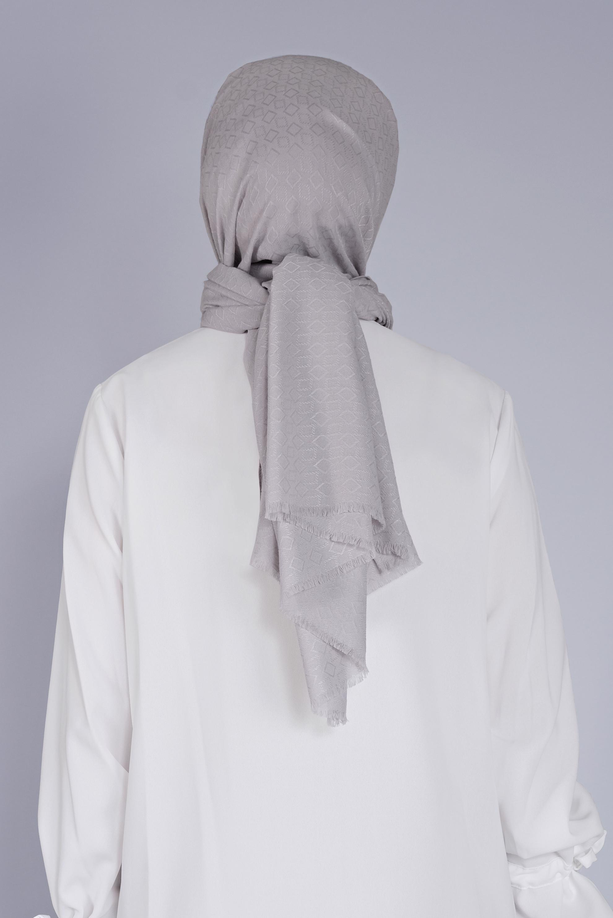 Tesettür giyim GÜMÜŞ ALVİNA MANOLYA ŞAL 8080 