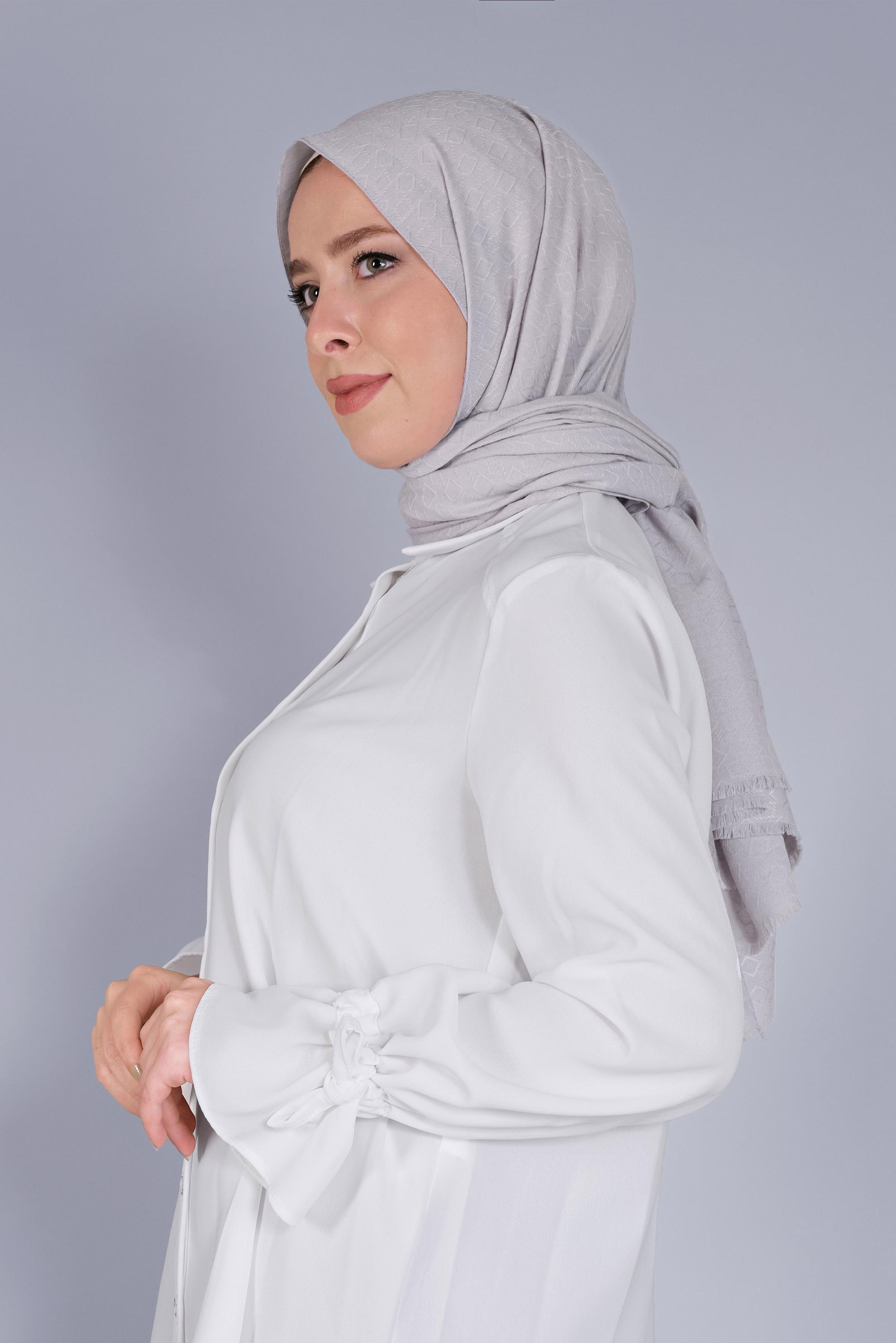 Tesettür giyim GÜMÜŞ ALVİNA MANOLYA ŞAL 8080 