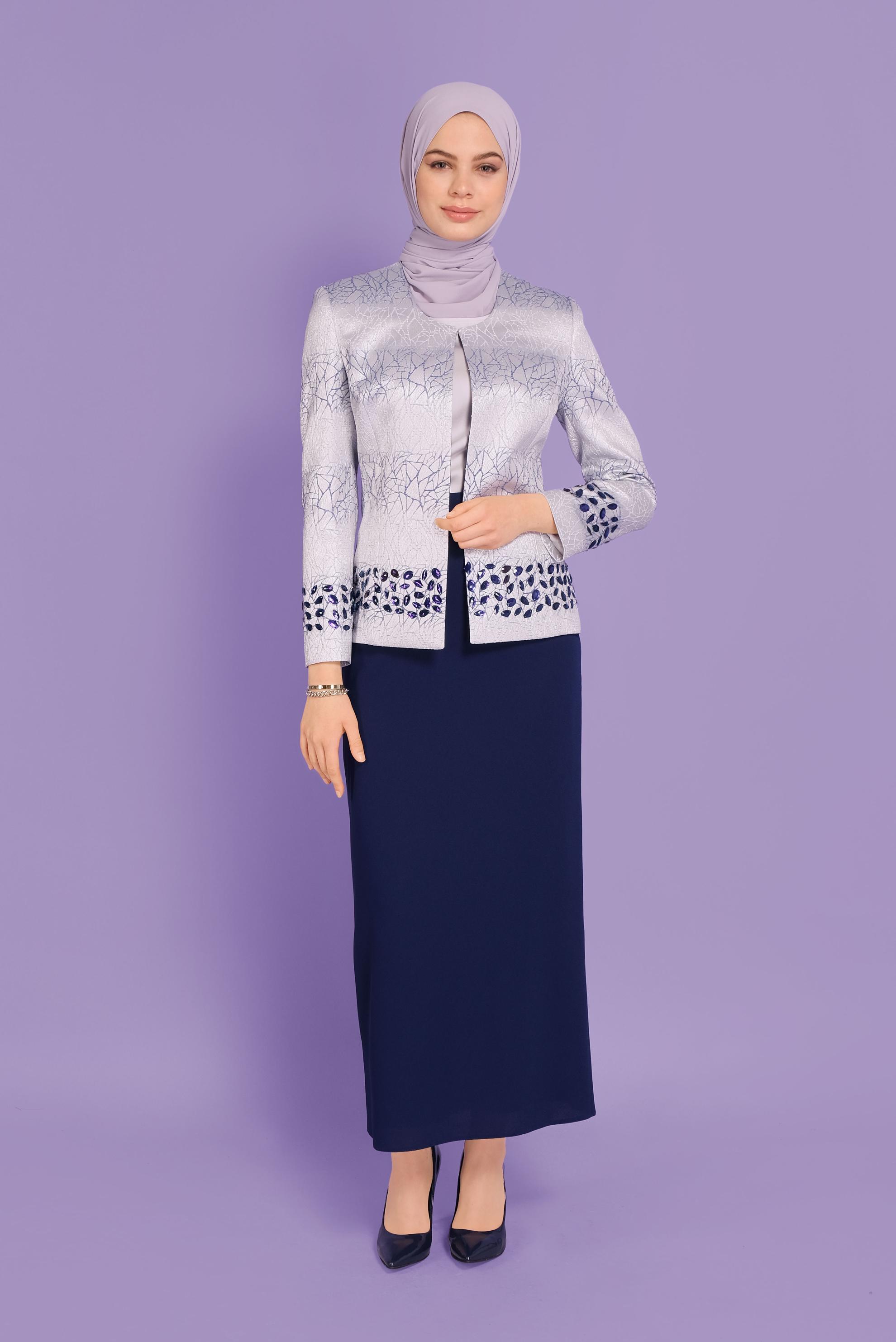 Tesettür giyim LACİVERT TAŞ DETAYLI DESENLİ ÜÇLÜ ETEKLİ TAKIM 30107 