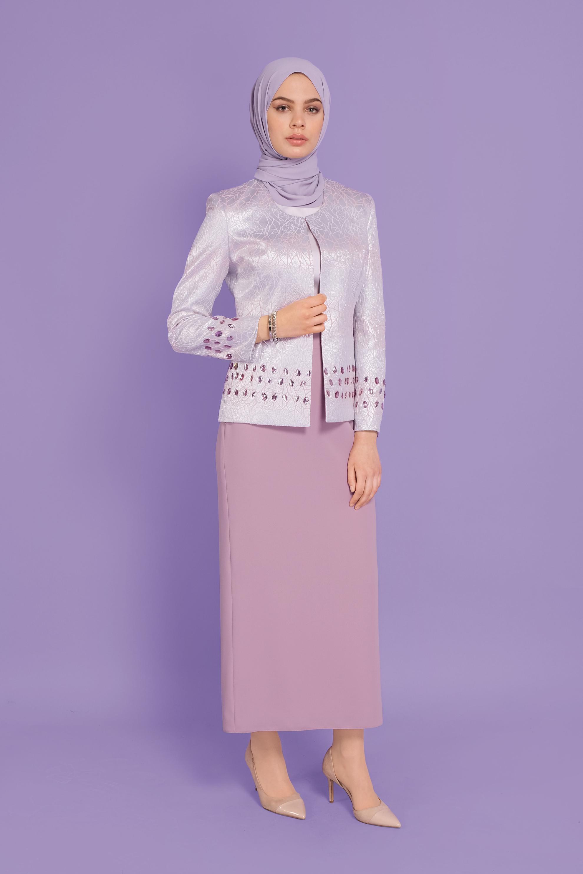 Tesettür giyim PUDRA TAŞ DETAYLI DESENLİ ÜÇLÜ ETEKLİ TAKIM 30107 