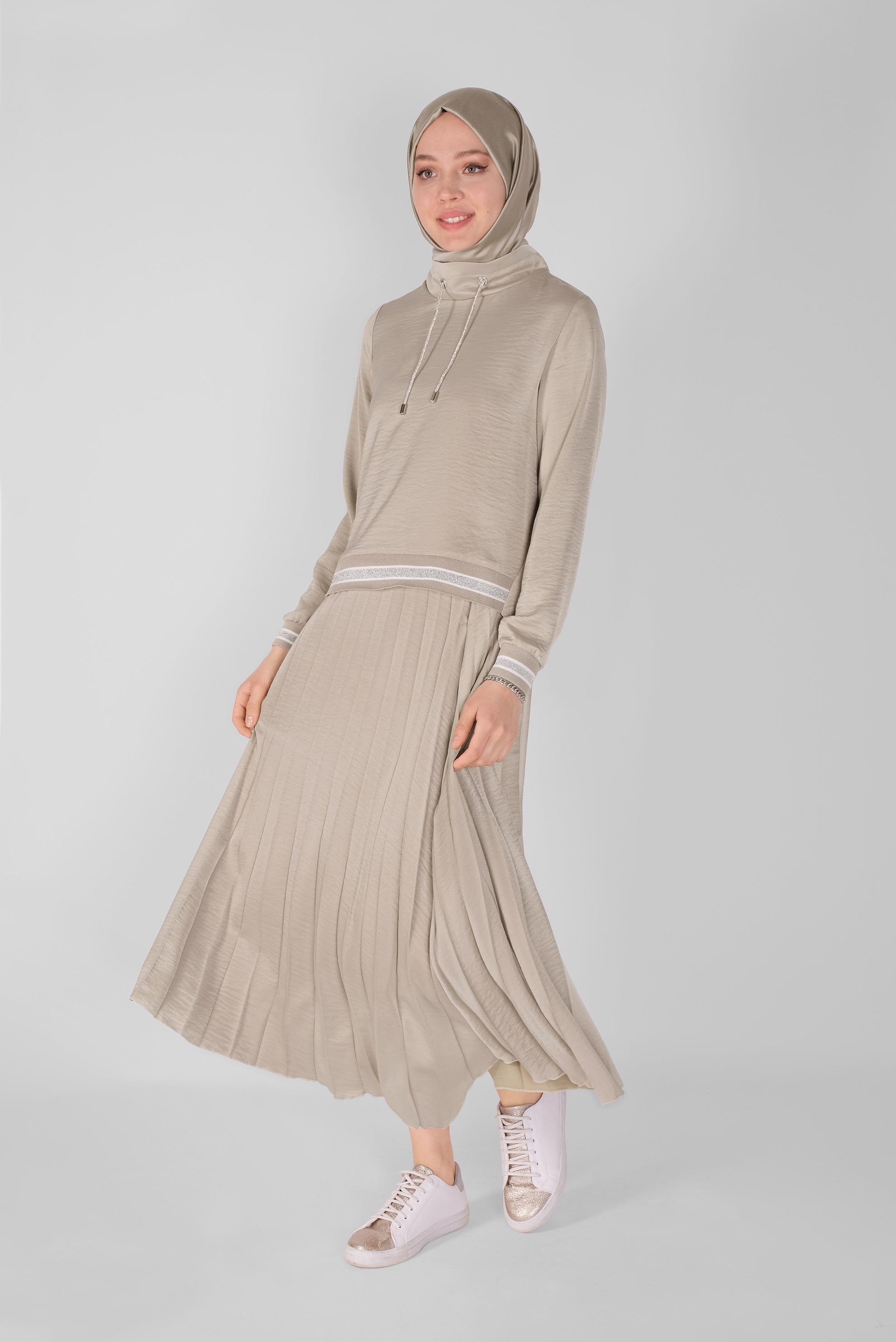 Tesettür giyim BEJ RİBANA DETAYLI PİLİSE ETEKLİ İKİLİ TAKIM  41539