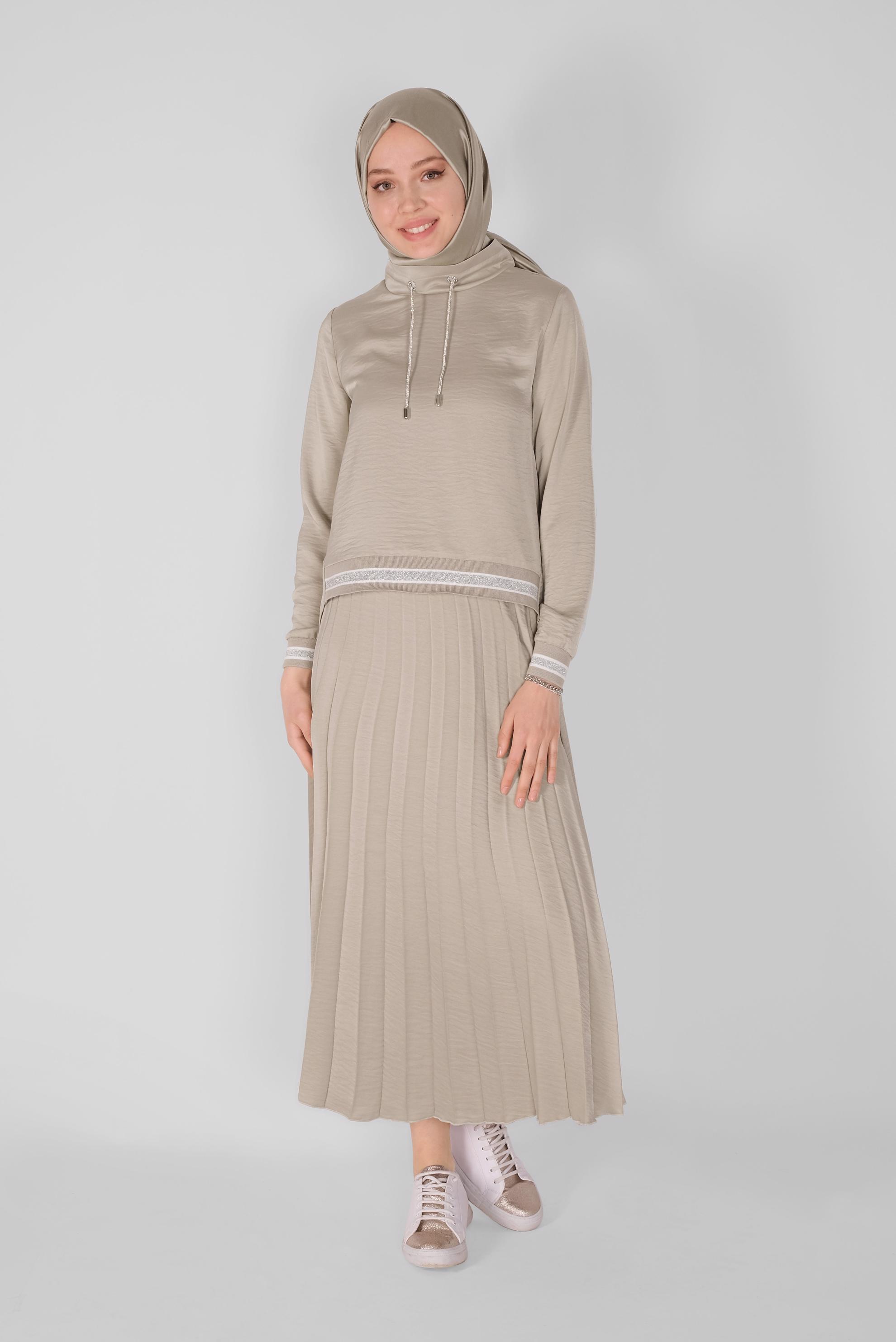 Tesettür giyim BEJ RİBANA DETAYLI PİLİSE ETEKLİ İKİLİ TAKIM  41539