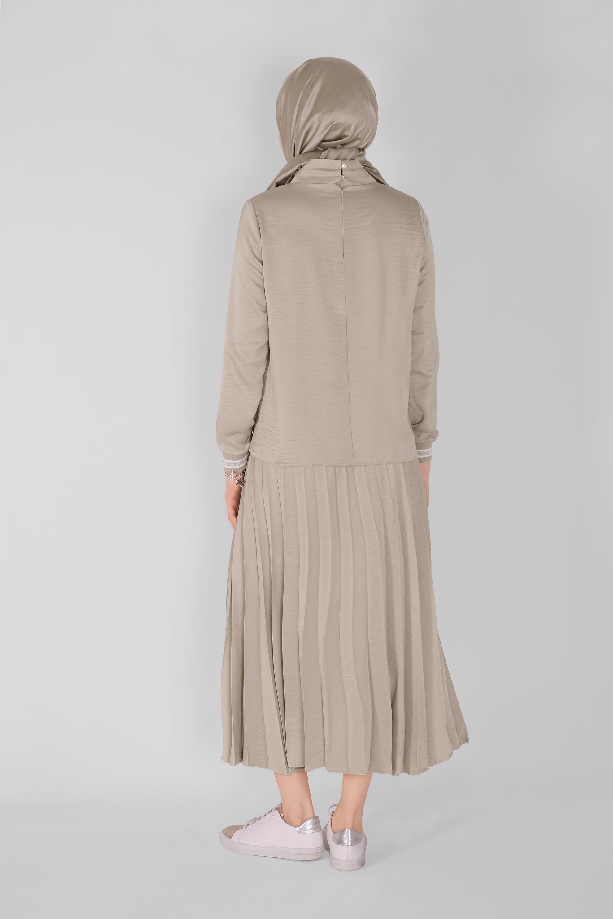 Tesettür giyim BEJ RİBANA DETAYLI PİLİSE ETEKLİ İKİLİ TAKIM  41539