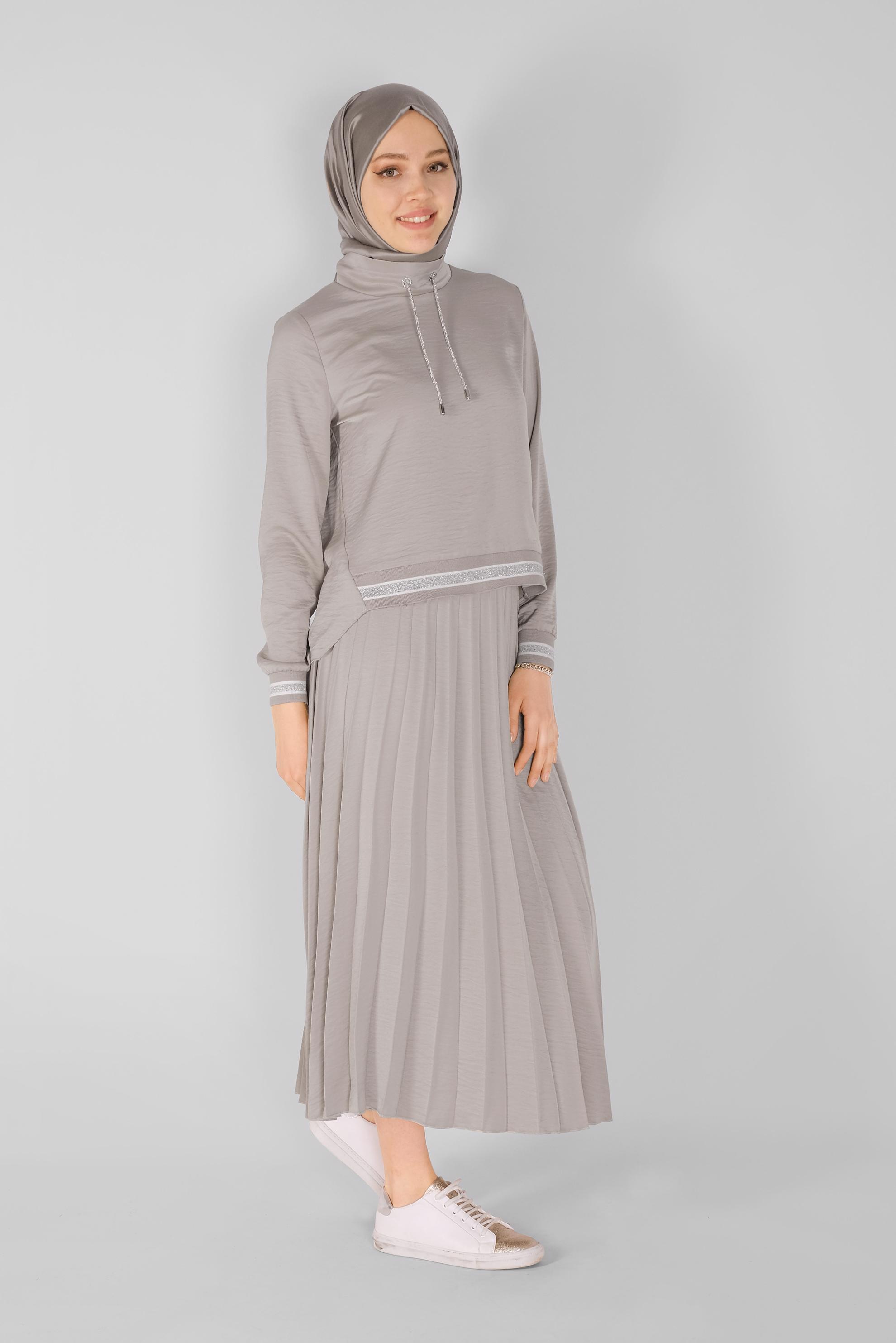 Tesettür giyim BEJ RİBANA DETAYLI PİLİSE ETEKLİ İKİLİ TAKIM  41539