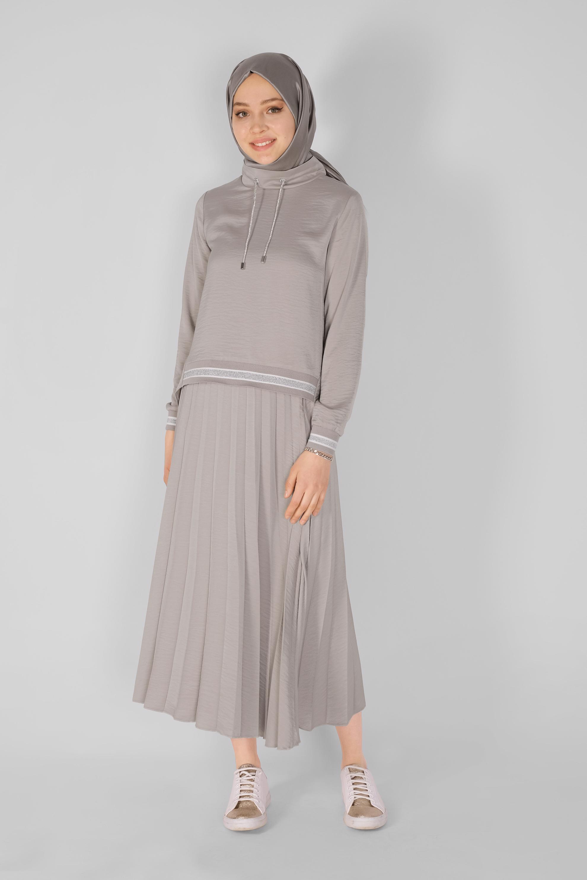 Tesettür giyim BEJ RİBANA DETAYLI PİLİSE ETEKLİ İKİLİ TAKIM  41539