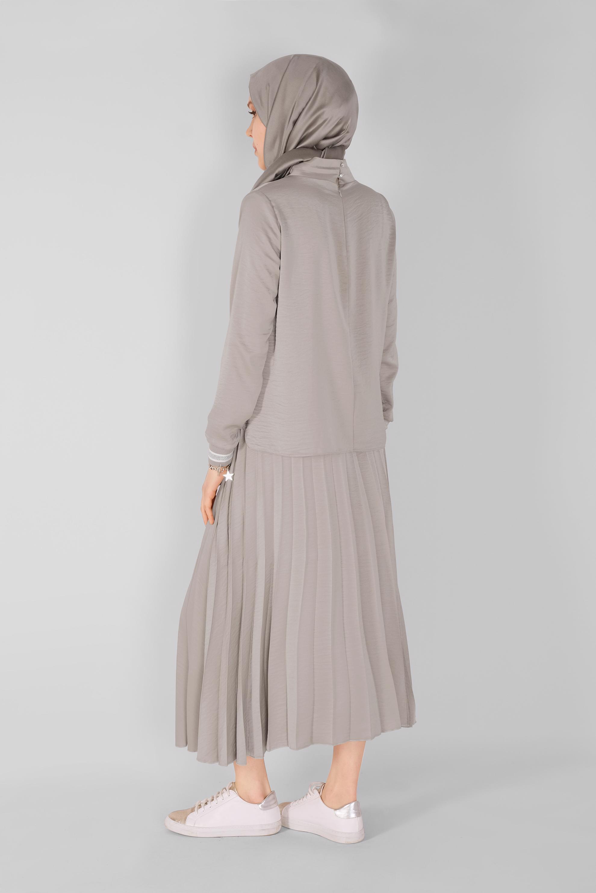 Tesettür giyim BEJ RİBANA DETAYLI PİLİSE ETEKLİ İKİLİ TAKIM  41539