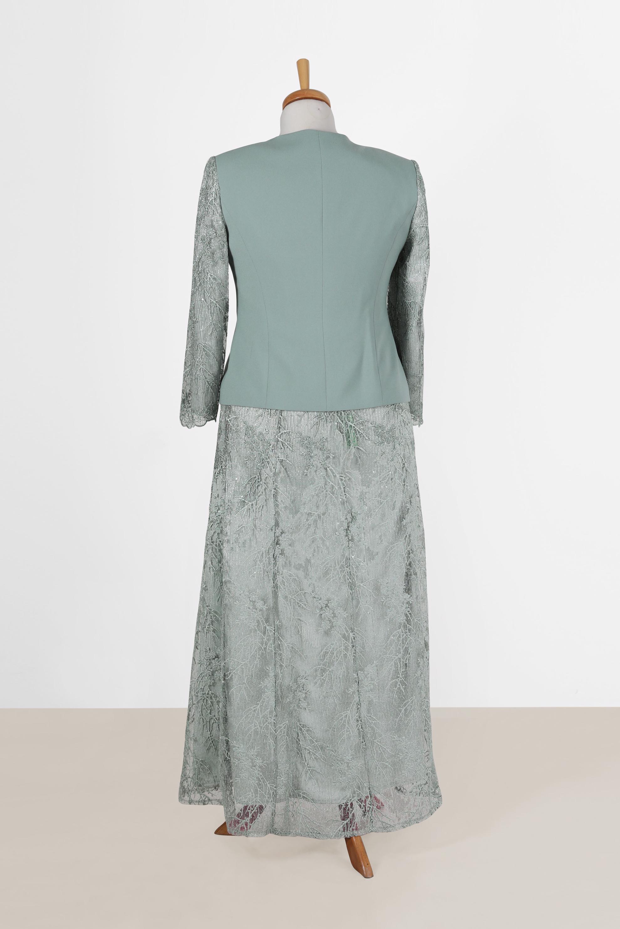 Tesettür giyim GRİ İŞLEME DETAYLI GÜPÜRLÜ İKİLİ ELBİSELİ TAKIM 30156 